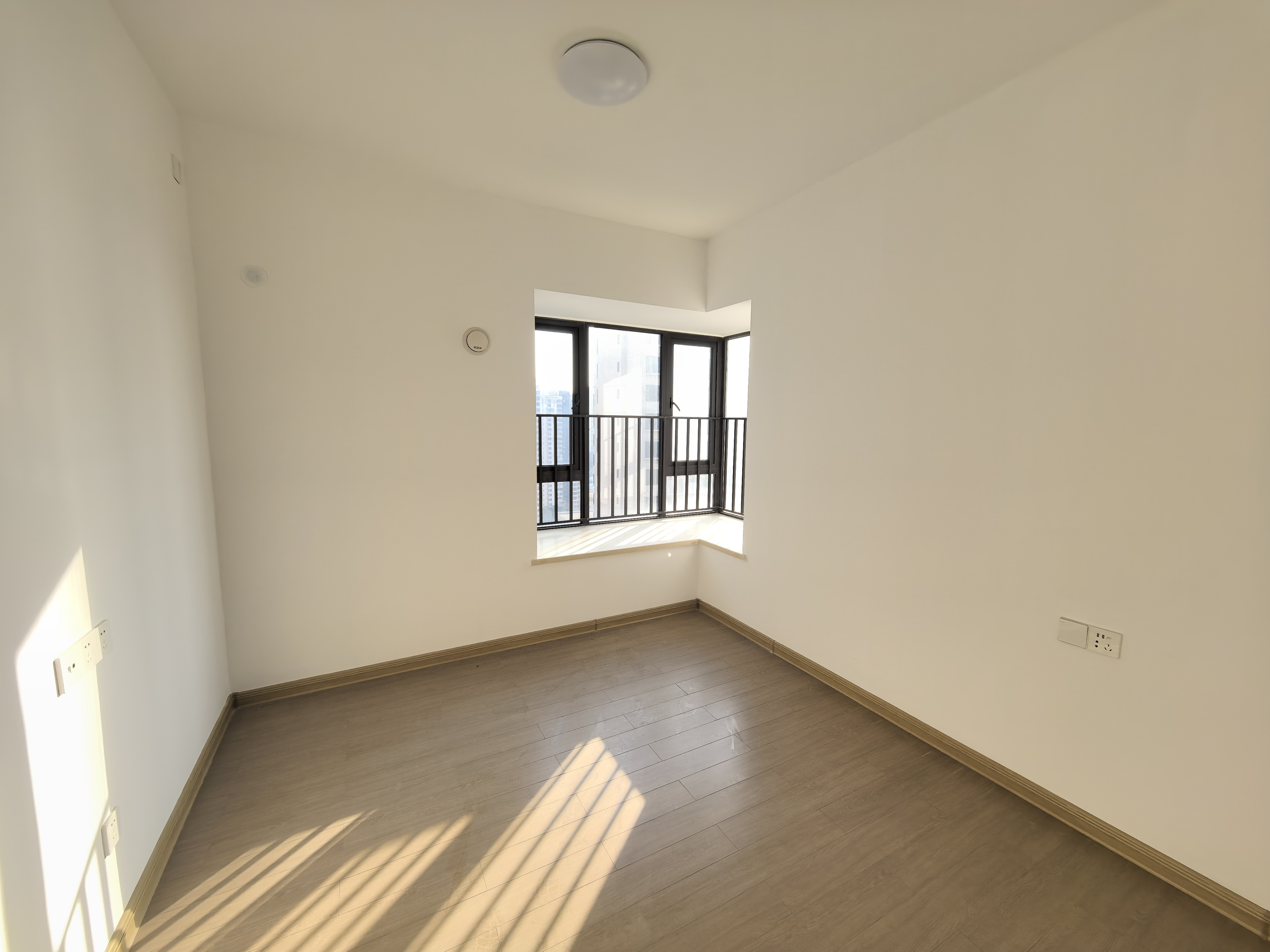 蓝溪谷 4室2厅2卫 69.8万 蓝溪谷 4室2厅2卫 69.8万室内图