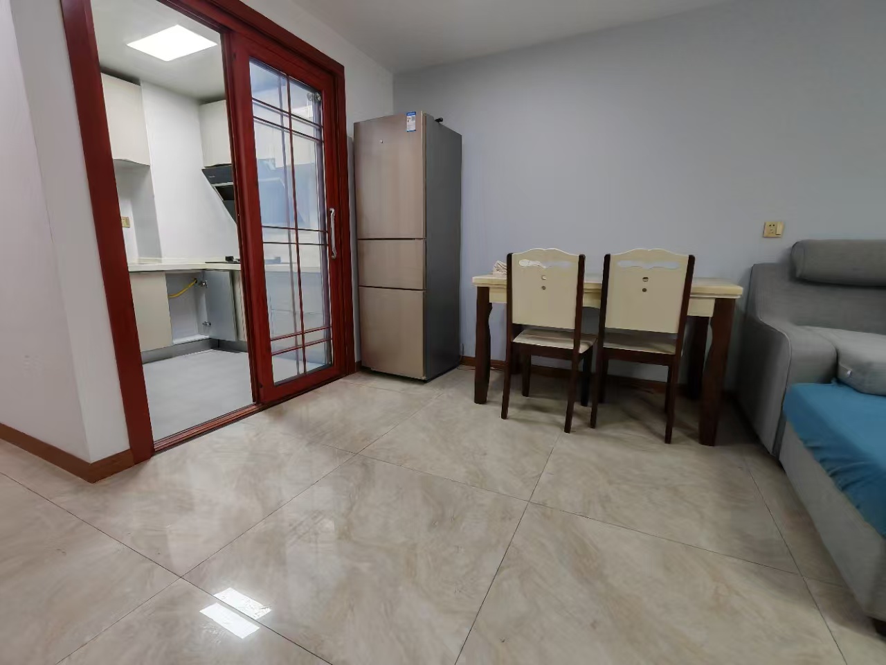 桃花缘  1室1厅1卫    39.8万 桃花缘  1室1厅1卫    39.8万室内图