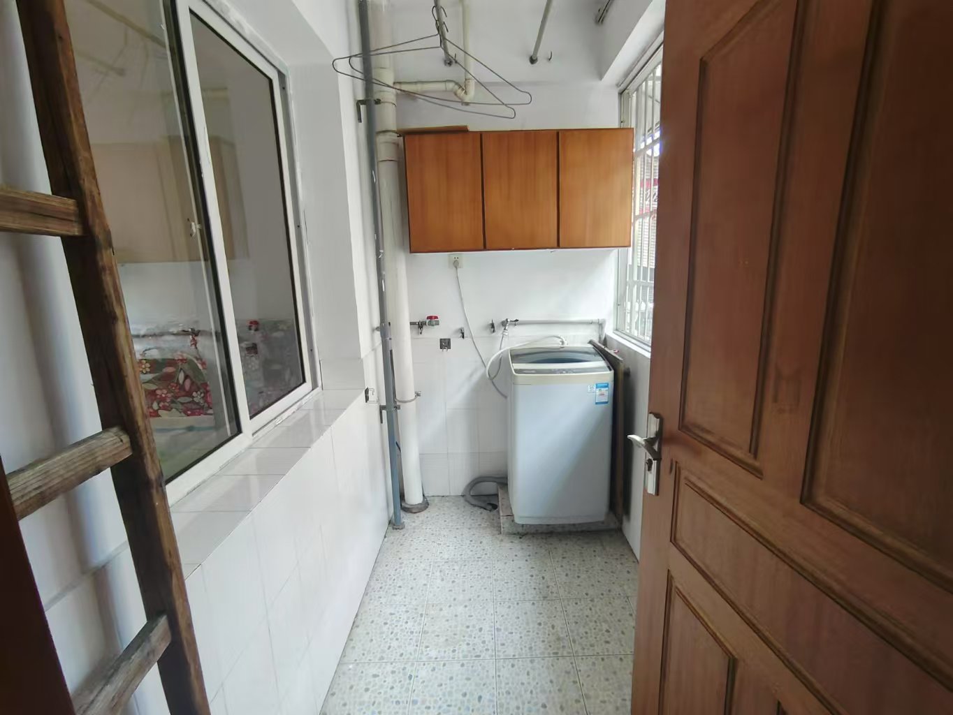 长华小区 2室2厅1卫 1800.0元/月 长华小区 2室2厅1卫 1800.0元/月室内图