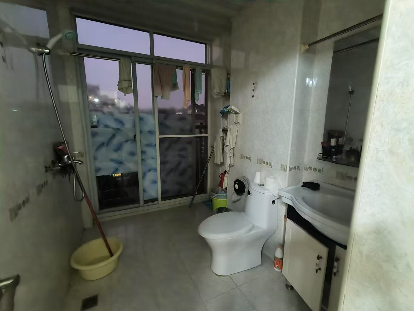 天上人间  2室2厅1卫    130.0万 天上人间  2室2厅1卫    130.0万室内图