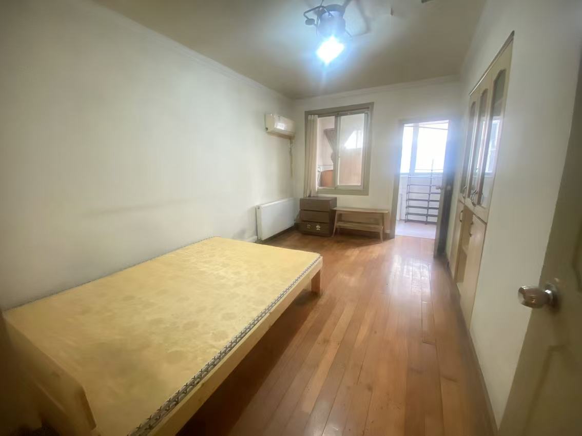 金泰小区 3室2厅2卫 2500.0元/月 金泰小区 3室2厅2卫 2500.0元/月室内图