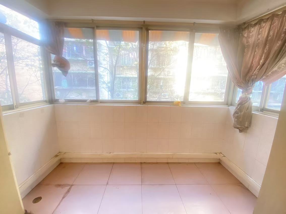 金泰小区 3室2厅2卫 2500.0元/月 金泰小区 3室2厅2卫 2500.0元/月室内图