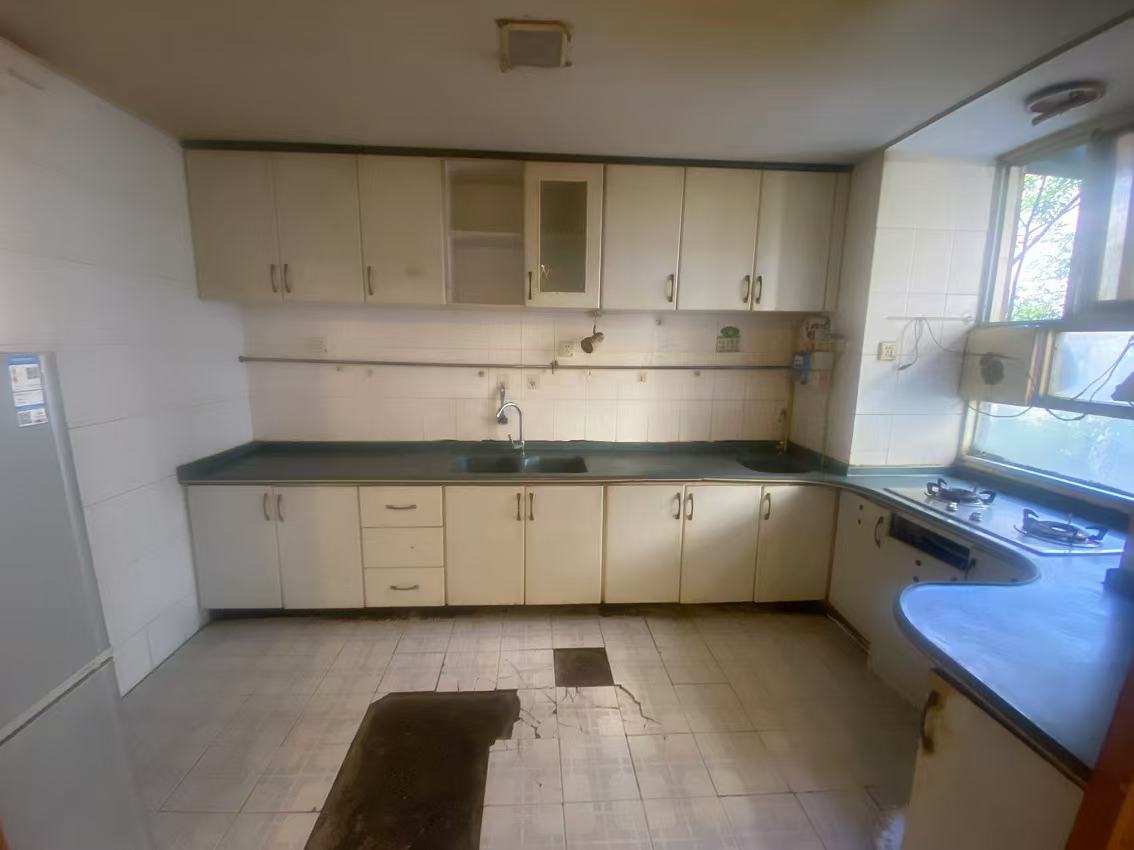 金泰小区 3室2厅2卫 2500.0元/月 金泰小区 3室2厅2卫 2500.0元/月室内图