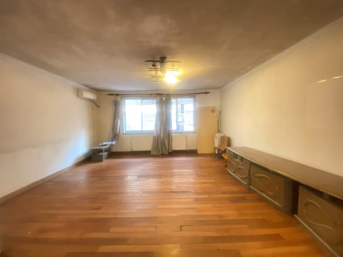 金泰小区 3室2厅2卫 2500.0元/月 金泰小区 3室2厅2卫 2500.0元/月室内图