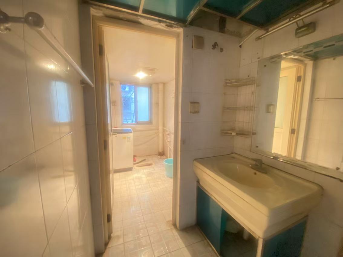 金泰小区 3室2厅2卫 2500.0元/月 金泰小区 3室2厅2卫 2500.0元/月室内图