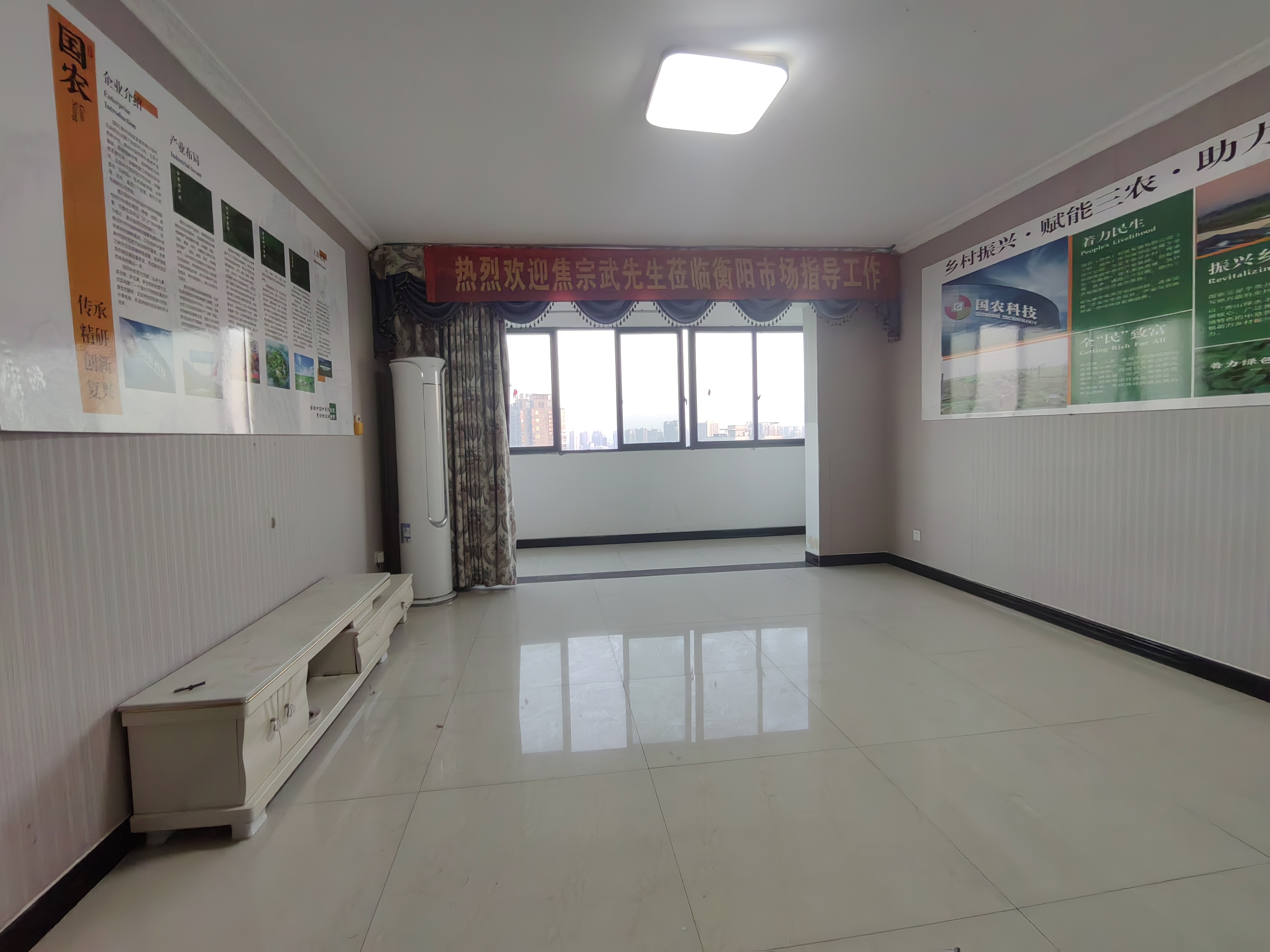 龙泉幸福里 4室2厅2卫 2600.0元/月 龙泉幸福里 4室2厅2卫 2600.0元/月室内图