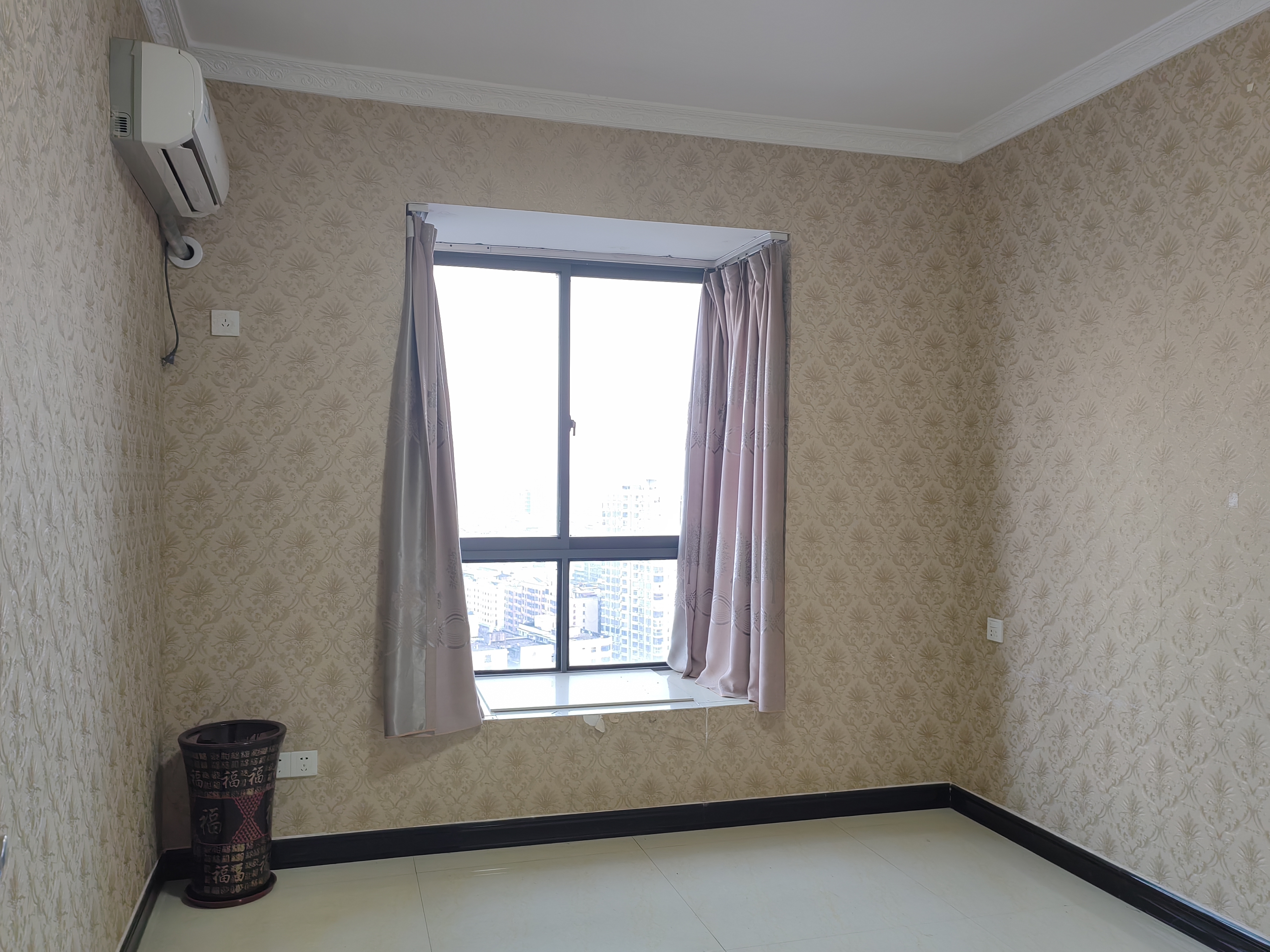 龙泉幸福里 4室2厅2卫 2600.0元/月 龙泉幸福里 4室2厅2卫 2600.0元/月室内图