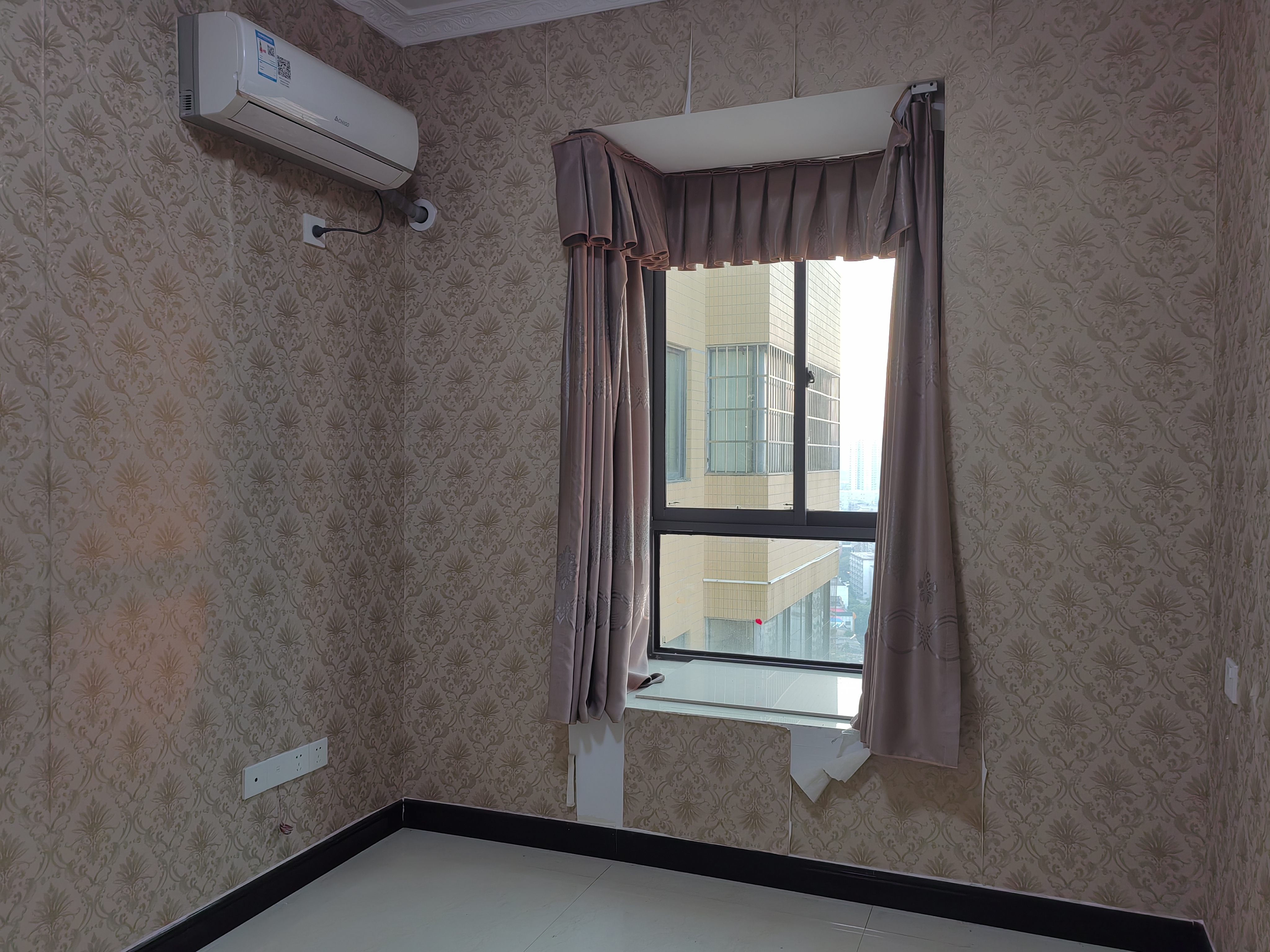 龙泉幸福里 4室2厅2卫 2600.0元/月 龙泉幸福里 4室2厅2卫 2600.0元/月室内图