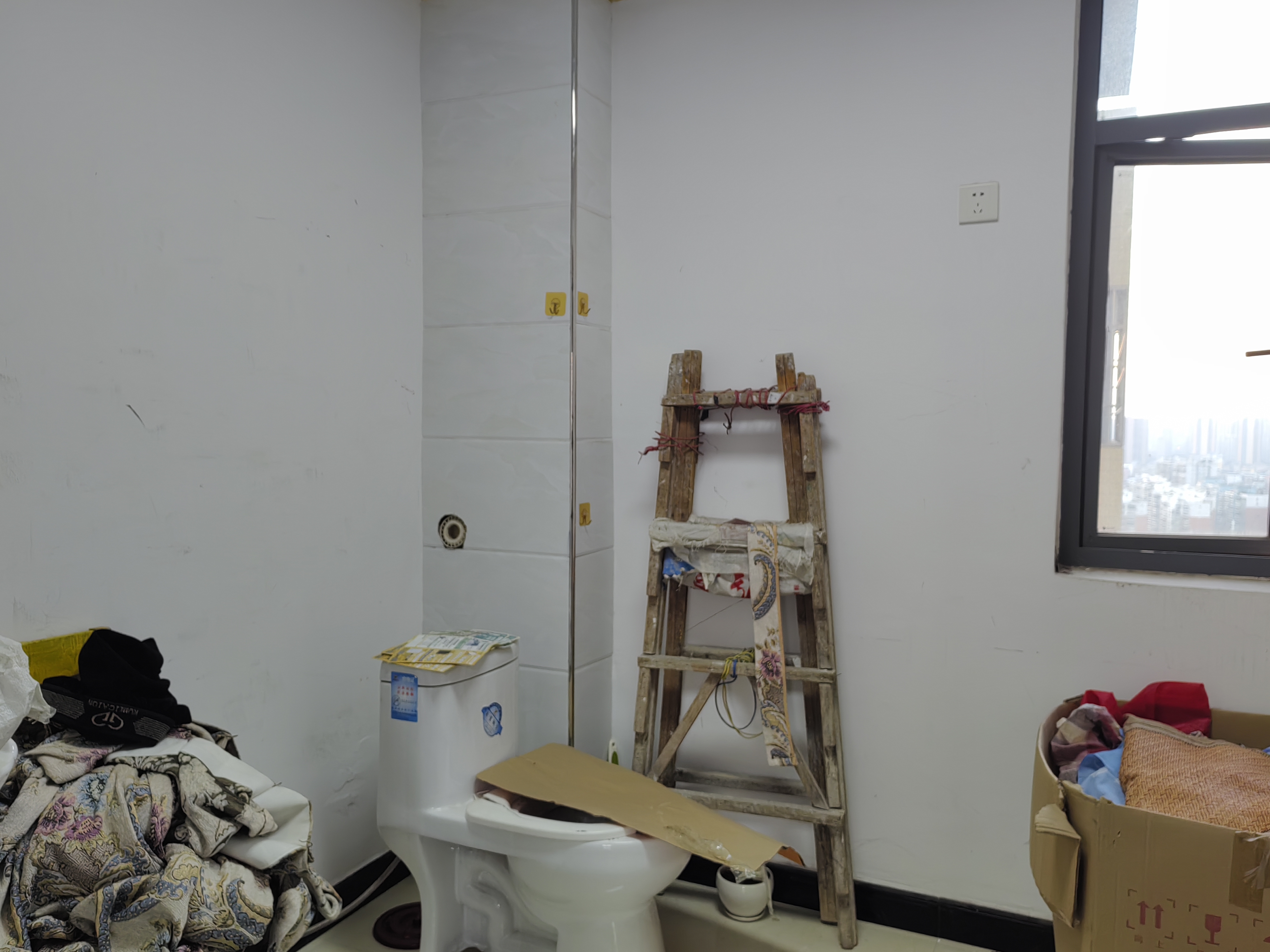 龙泉幸福里 4室2厅2卫 2600.0元/月 龙泉幸福里 4室2厅2卫 2600.0元/月室内图