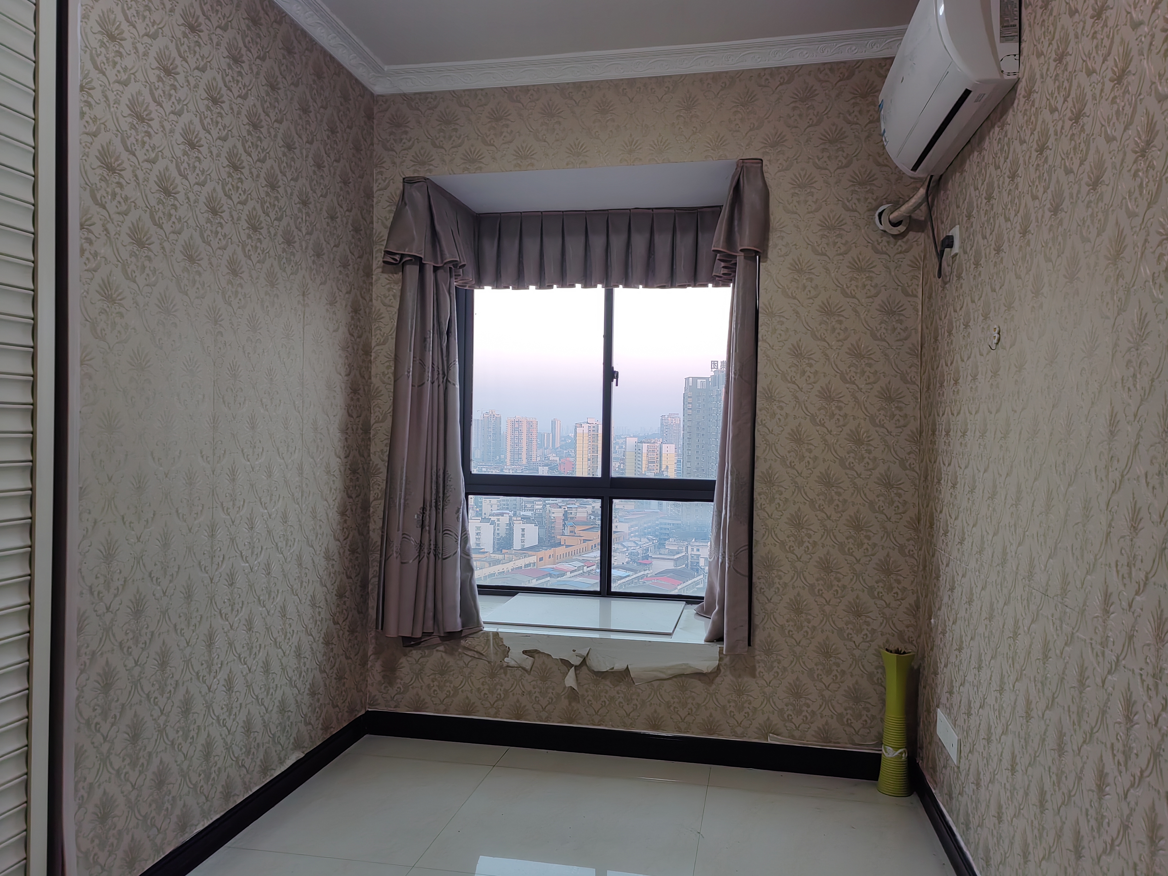 龙泉幸福里 4室2厅2卫 2600.0元/月 龙泉幸福里 4室2厅2卫 2600.0元/月室内图