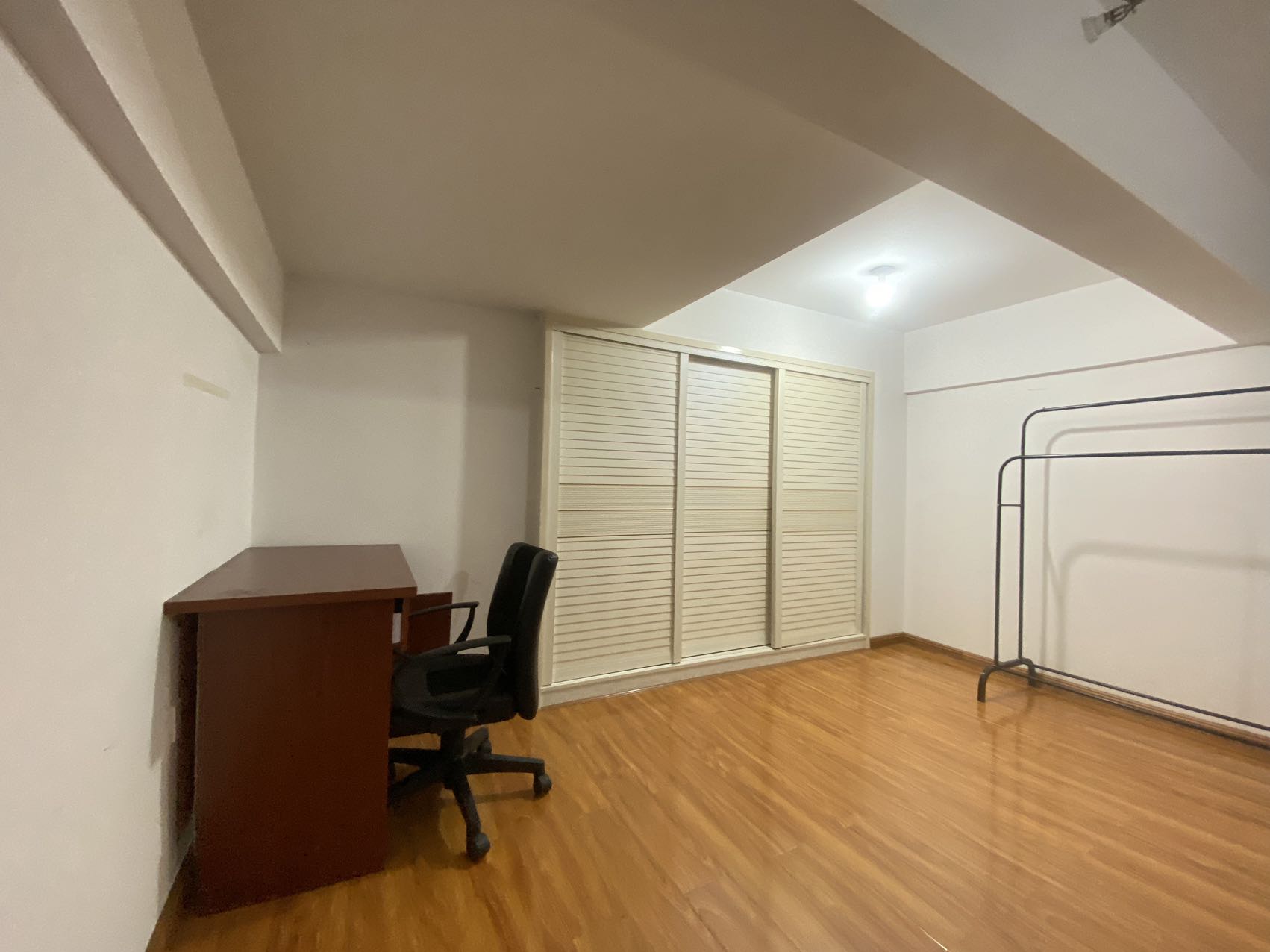 中建芙蓉嘉苑  1室1厅1卫   1400.00元/月室内图