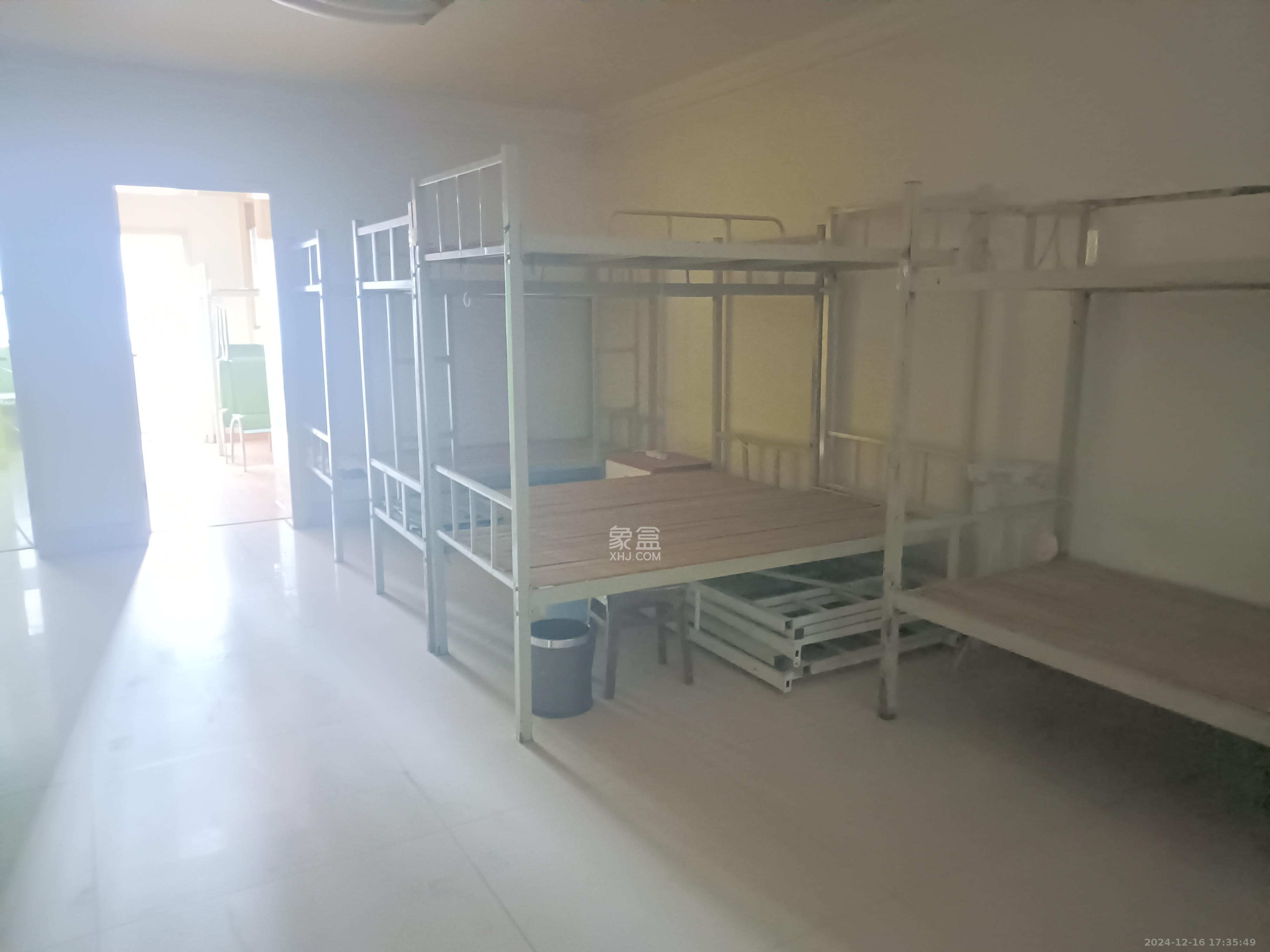 藥王街小區(qū)  3室1廳1衛(wèi)   4500.00元/月室內(nèi)圖