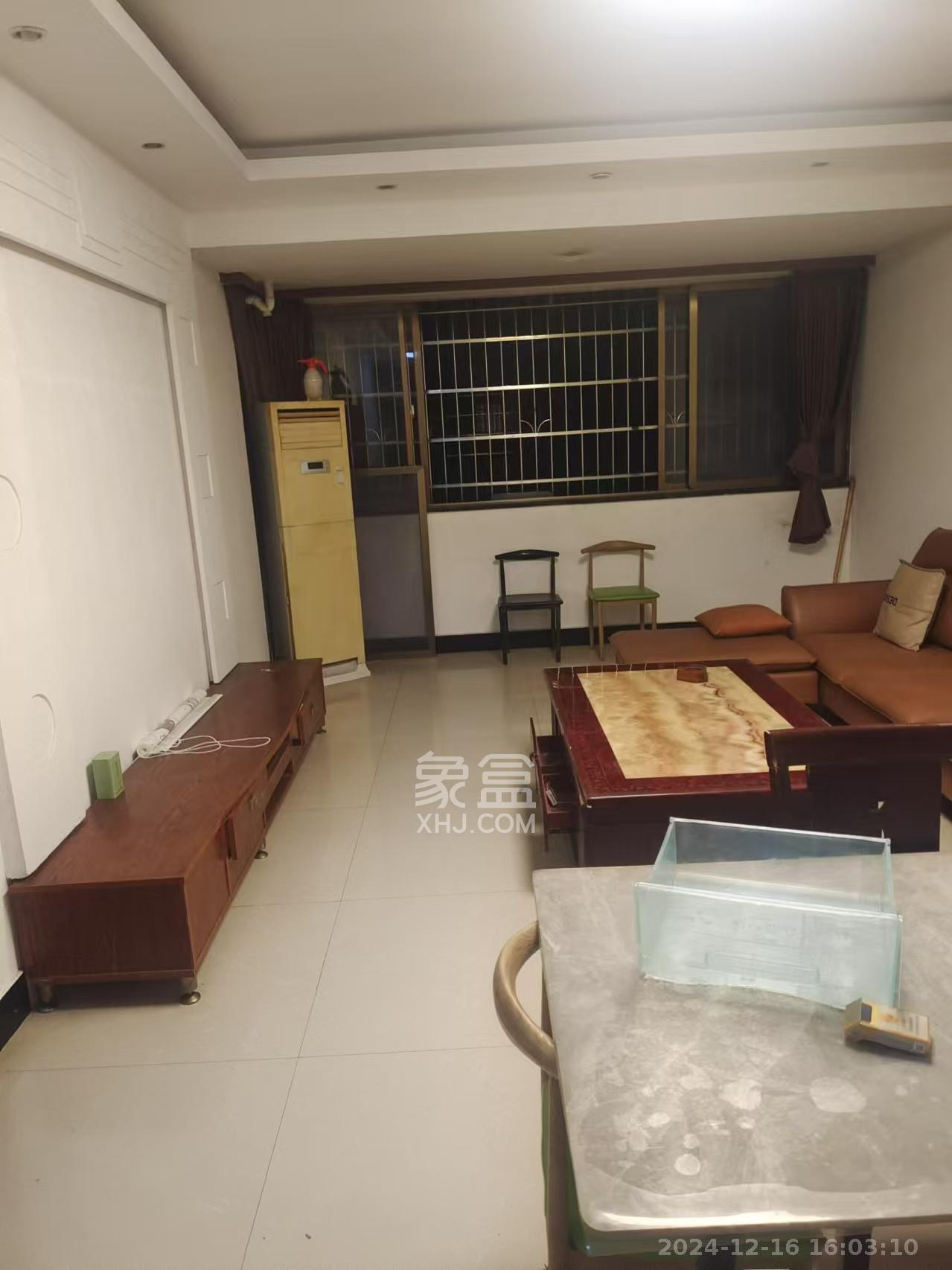 岳鞍阁小区 2室2厅1卫 1700.0元/月 岳鞍阁小区 2室2厅1卫 1700.0元/月室内图