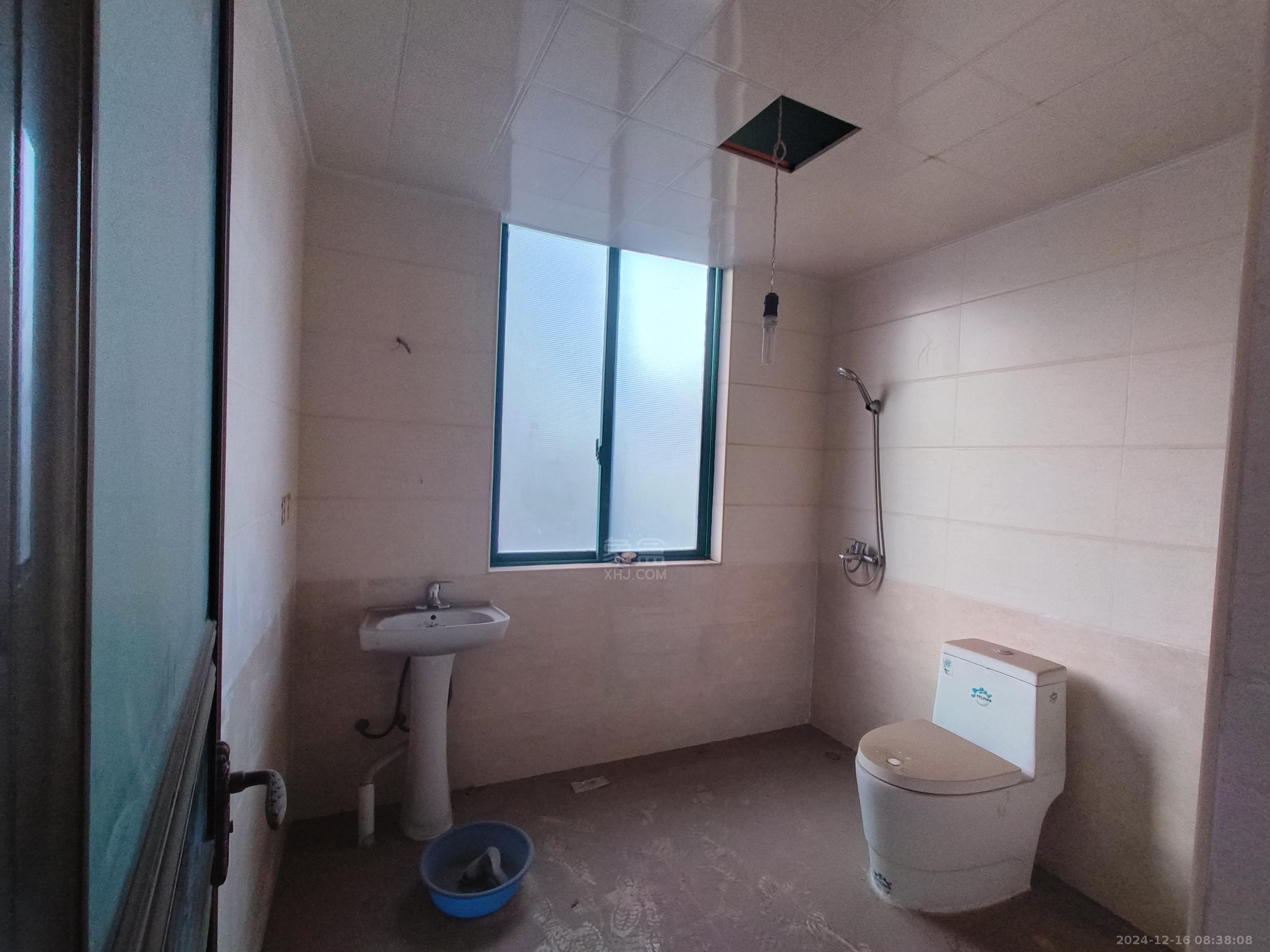 尚格名城东岸花园  3室2厅2卫    1800.0元/月 尚格名城东岸花园  3室2厅2卫    1800.0元/月室内图1