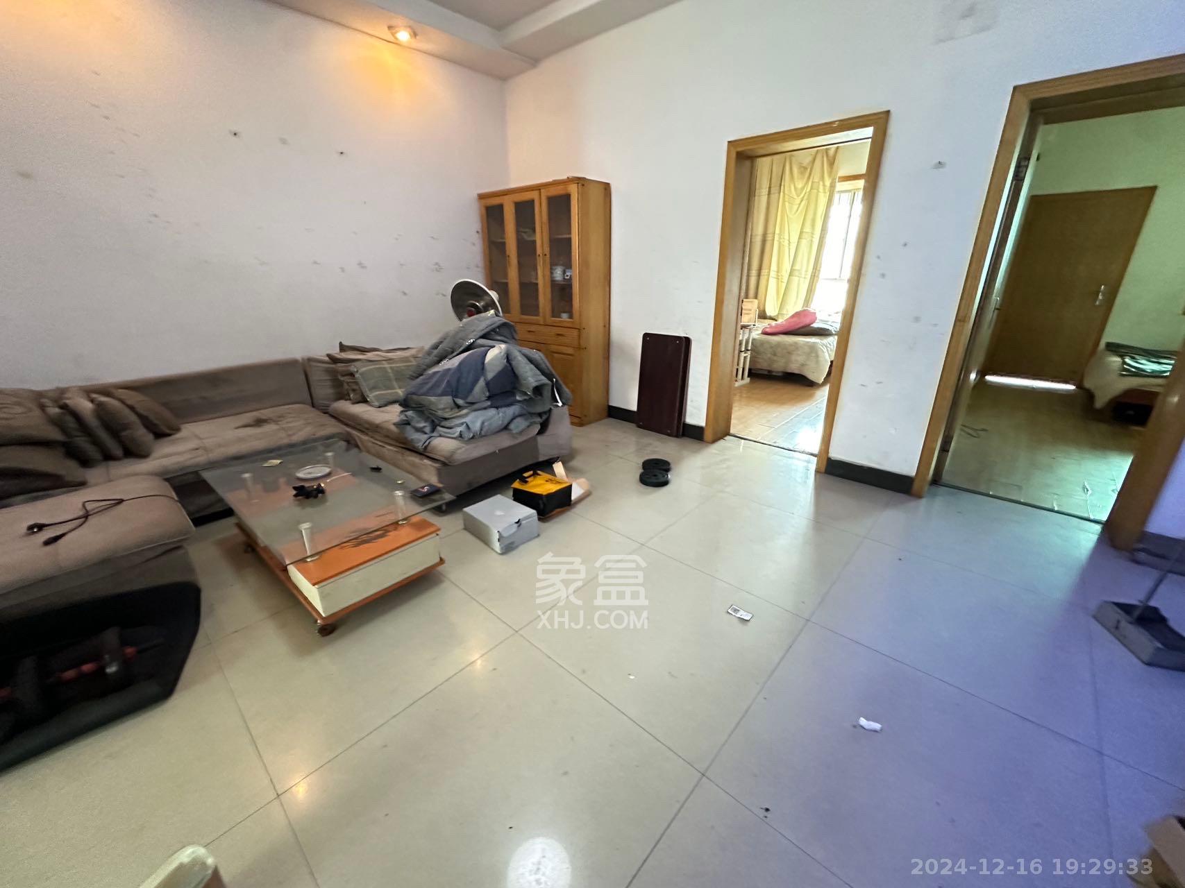 中南汽车世界 2室2厅1卫 950.0元/月 中南汽车世界 2室2厅1卫 950.0元/月室内图