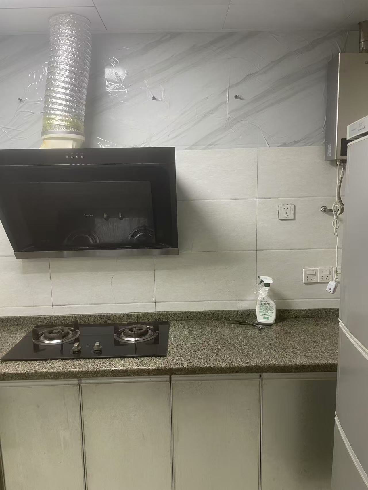 雅士林欣城  2室1厅1卫    1300.0元/月 雅士林欣城  2室1厅1卫    1300.0元/月室内图