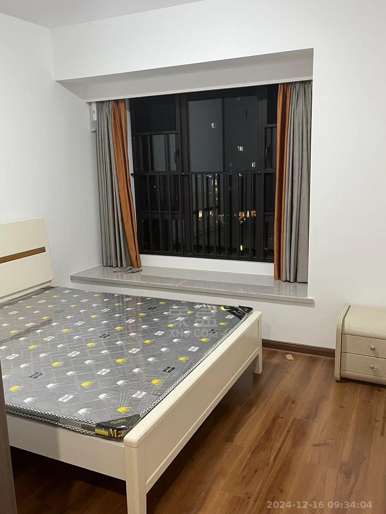 蓝溪谷 3室2厅2卫 2000.0元/月 蓝溪谷 3室2厅2卫 2000.0元/月室内图