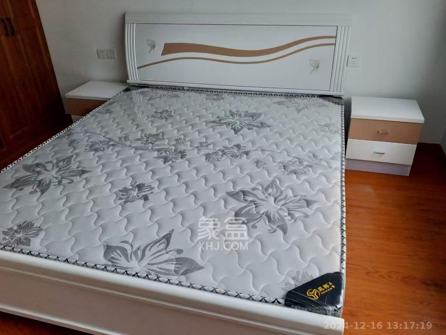 四季星城  4室2厅2卫    2500.0元/月 四季星城  4室2厅2卫    2500.0元/月室内图