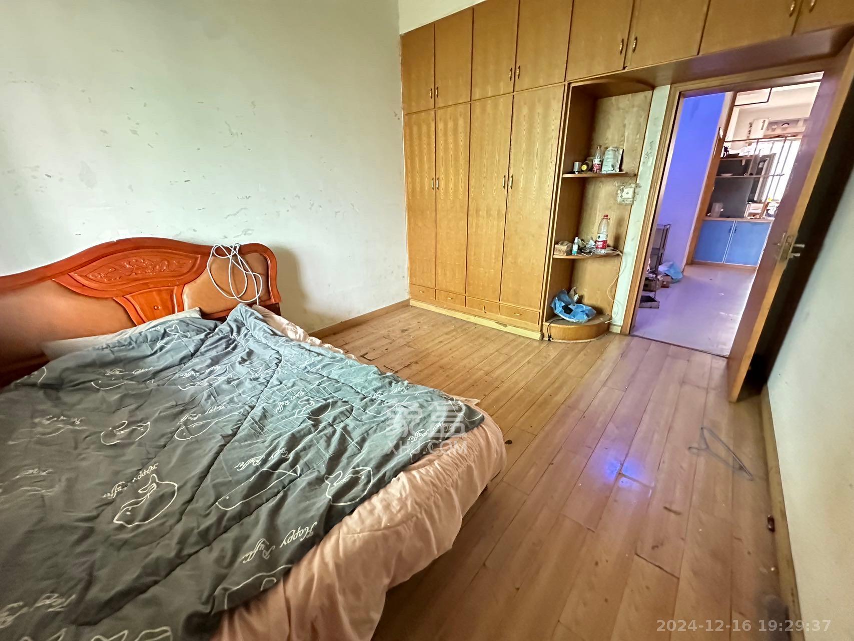 中南汽车世界 2室2厅1卫 950.0元/月 中南汽车世界 2室2厅1卫 950.0元/月室内图