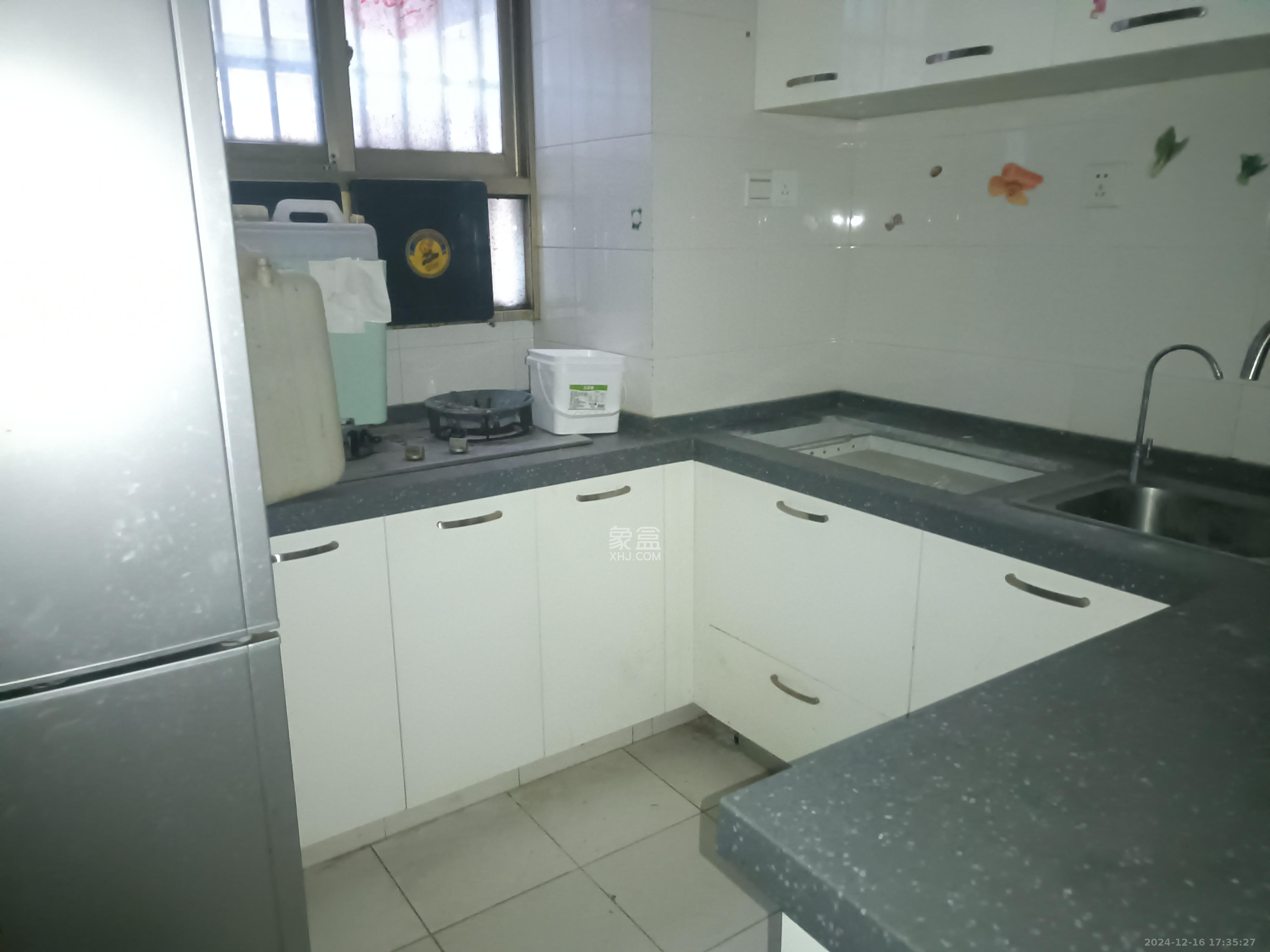 藥王街小區(qū)  3室1廳1衛(wèi)   4500.00元/月室內(nèi)圖
