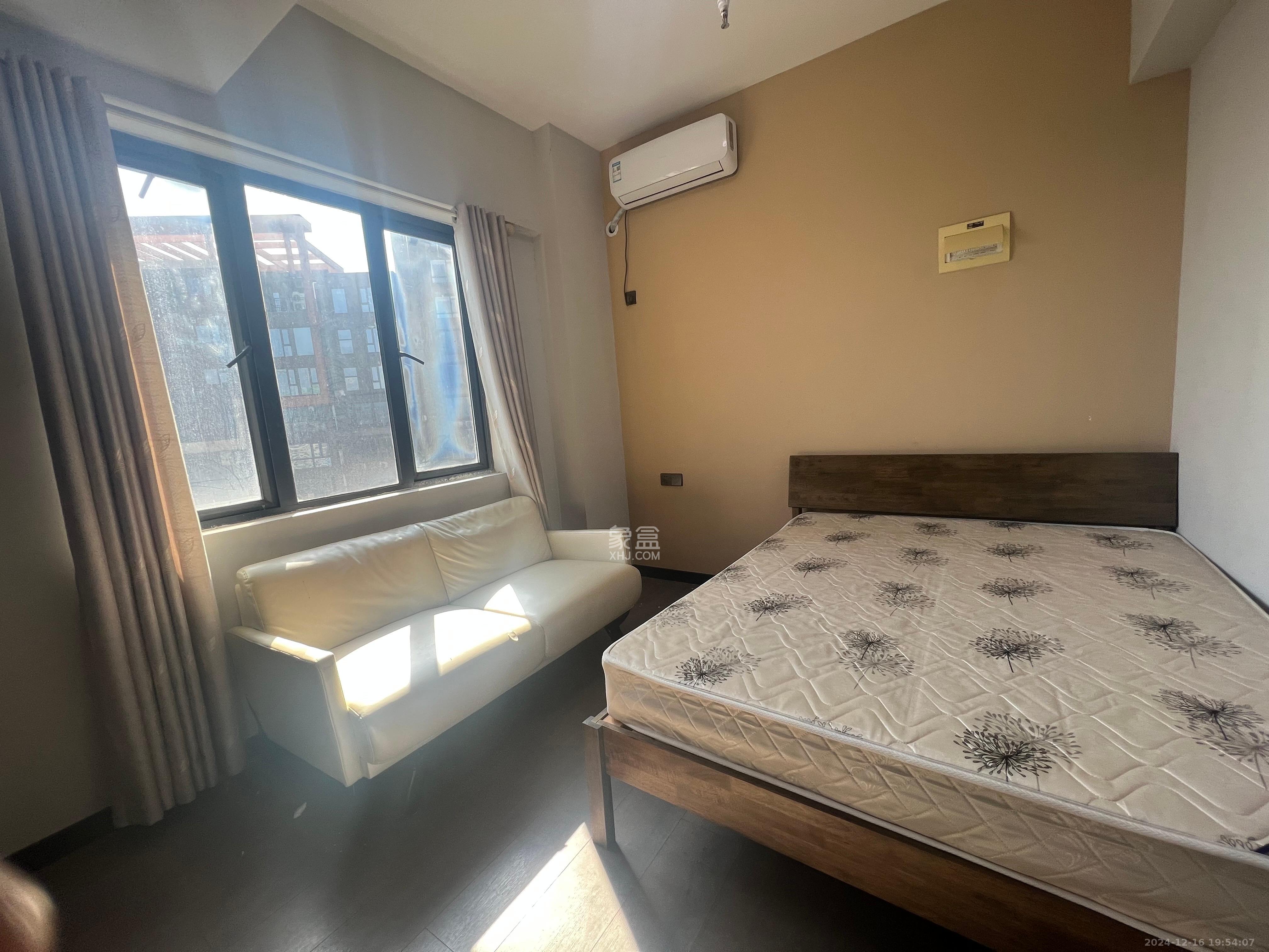 京武浪琴山一、二期 2室2厅2卫 3000.0元/月 京武浪琴山一、二期 2室2厅2卫 3000.0元/月室内图