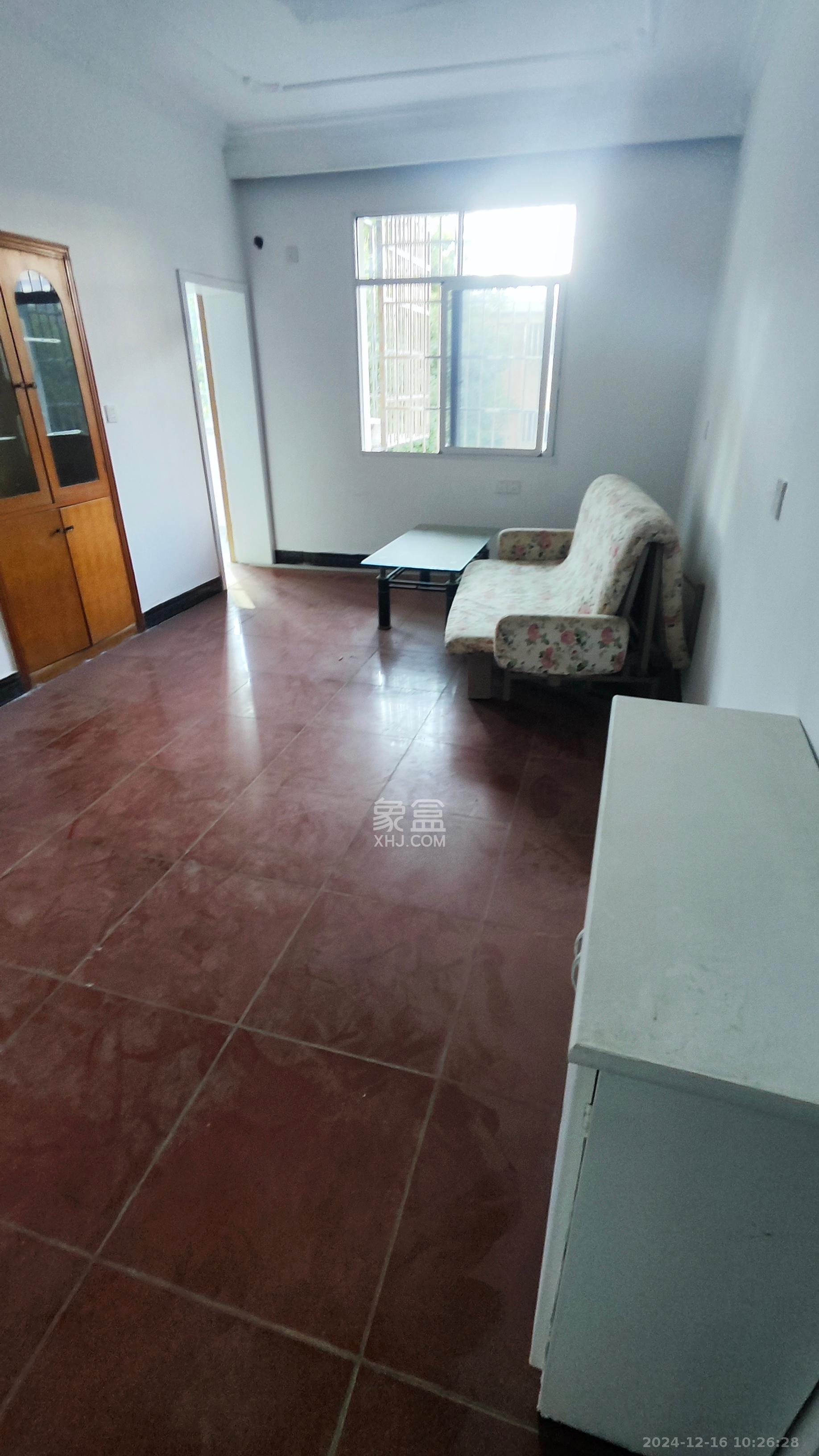 识字里社区 1室1厅1卫 1800.0元/月 识字里社区 1室1厅1卫 1800.0元/月室内图