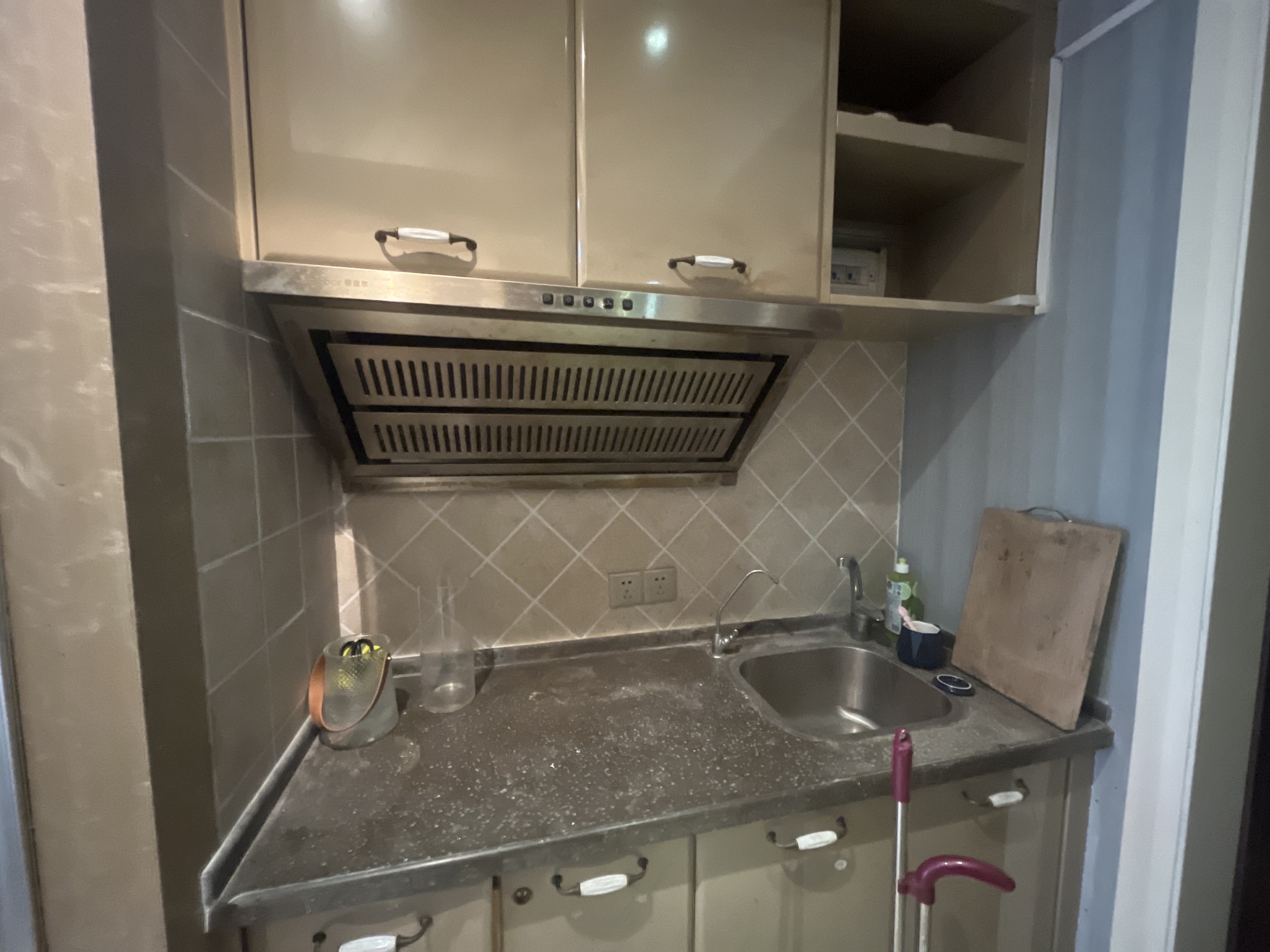 万豪城市花园  1室1厅2卫    1200.0元/月室内图