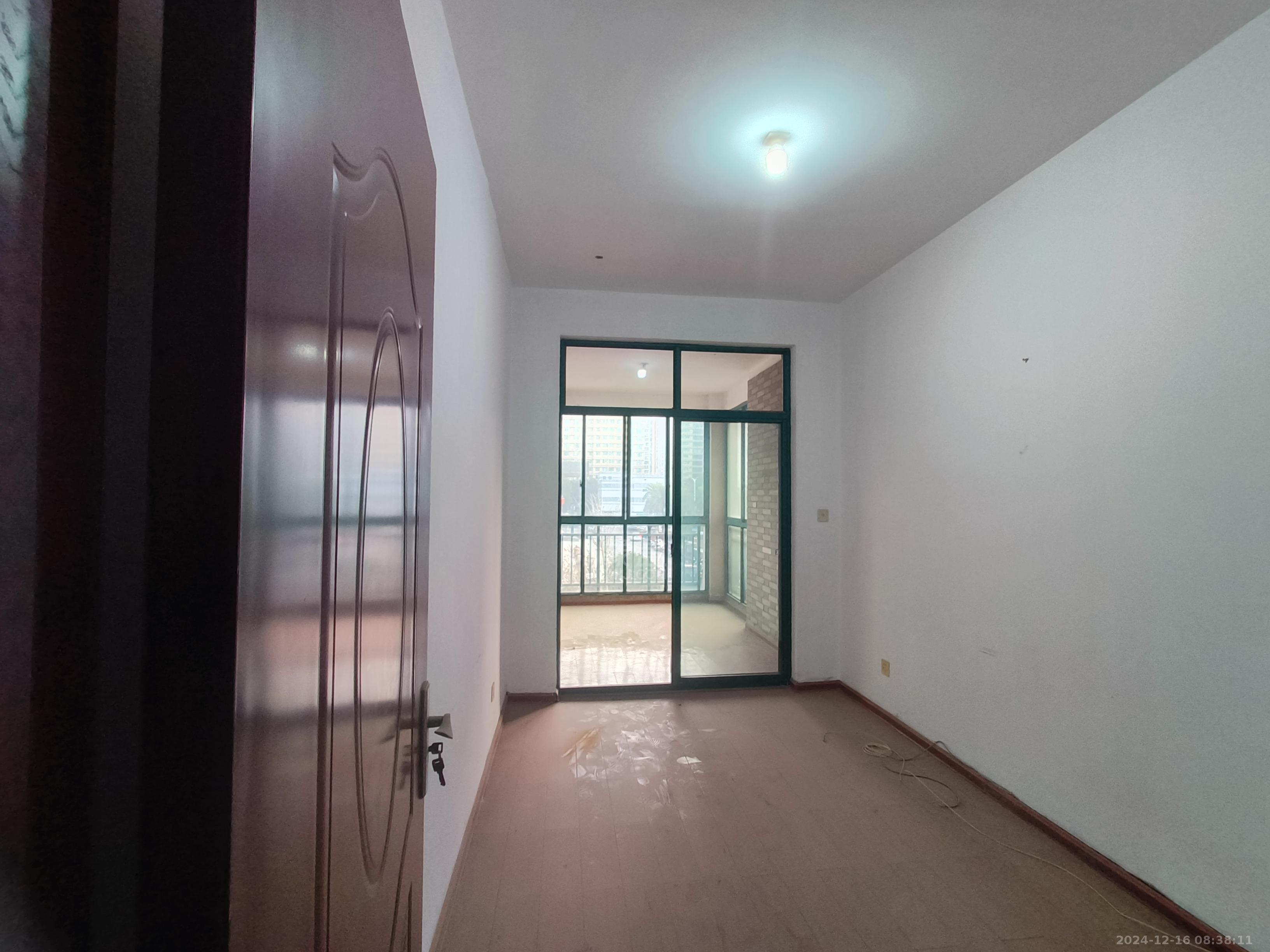 尚格名城东岸花园  3室2厅2卫    1800.0元/月 尚格名城东岸花园  3室2厅2卫    1800.0元/月室内图