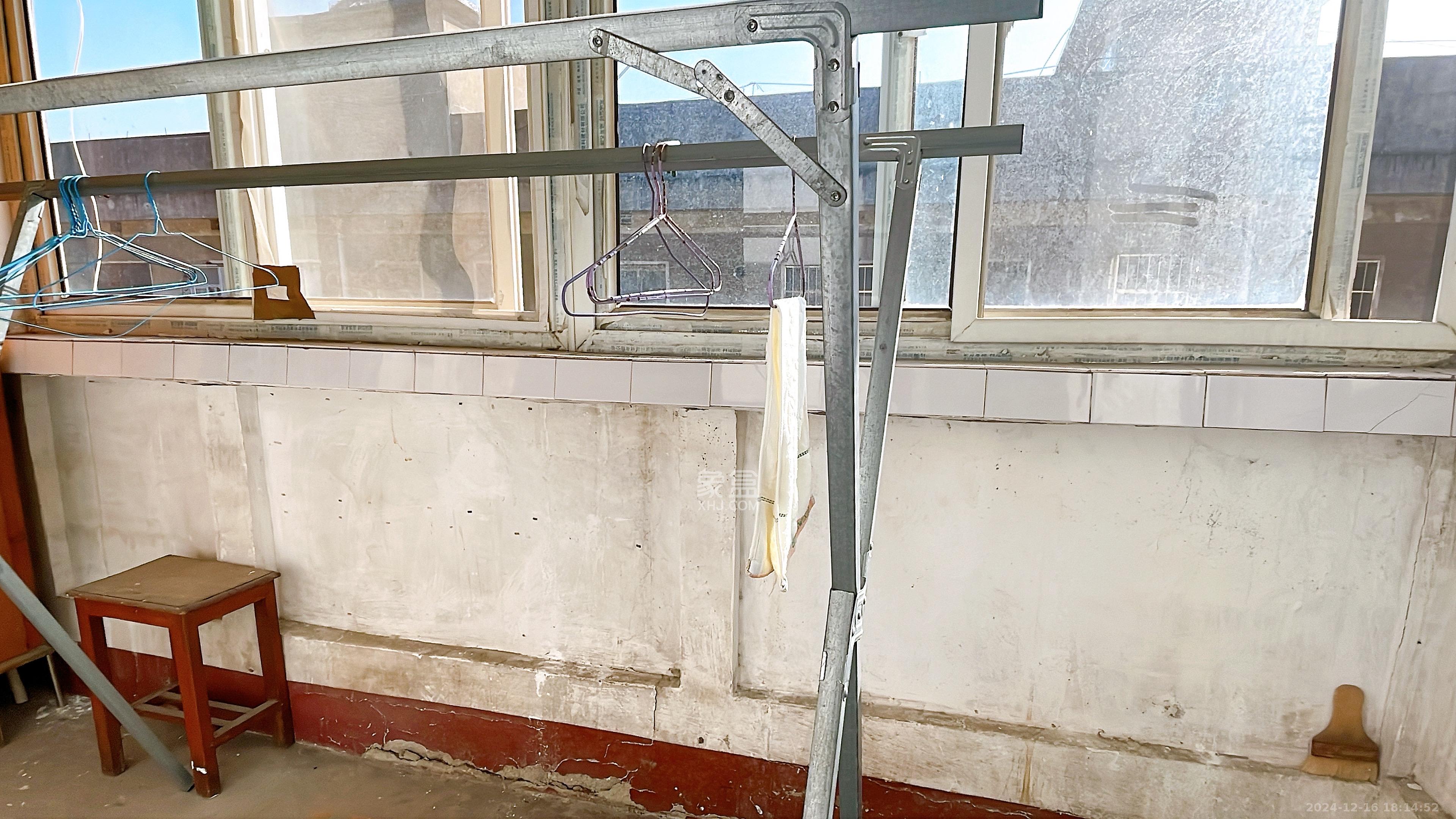 金蜂音像出版社单位宿舍  2室1厅1卫    1200.0元/月 金蜂音像出版社单位宿舍  2室1厅1卫    1200.0元/月室内图