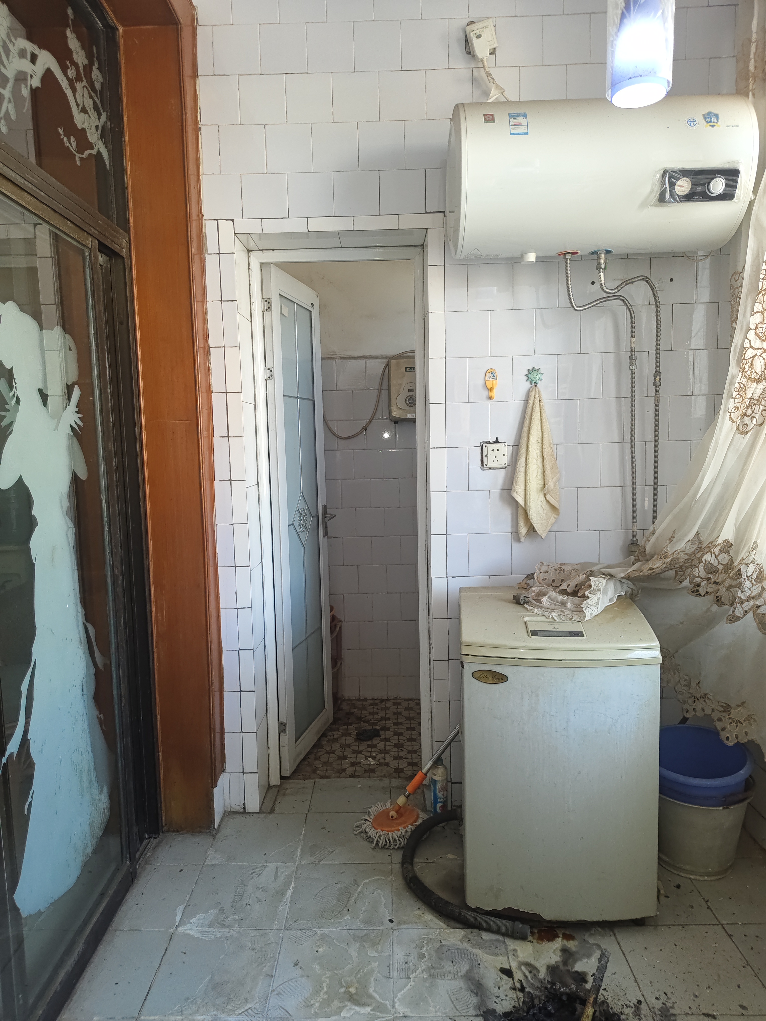 洞新市场 2室1厅1卫 15.0万 洞新市场 2室1厅1卫 15.0万客厅