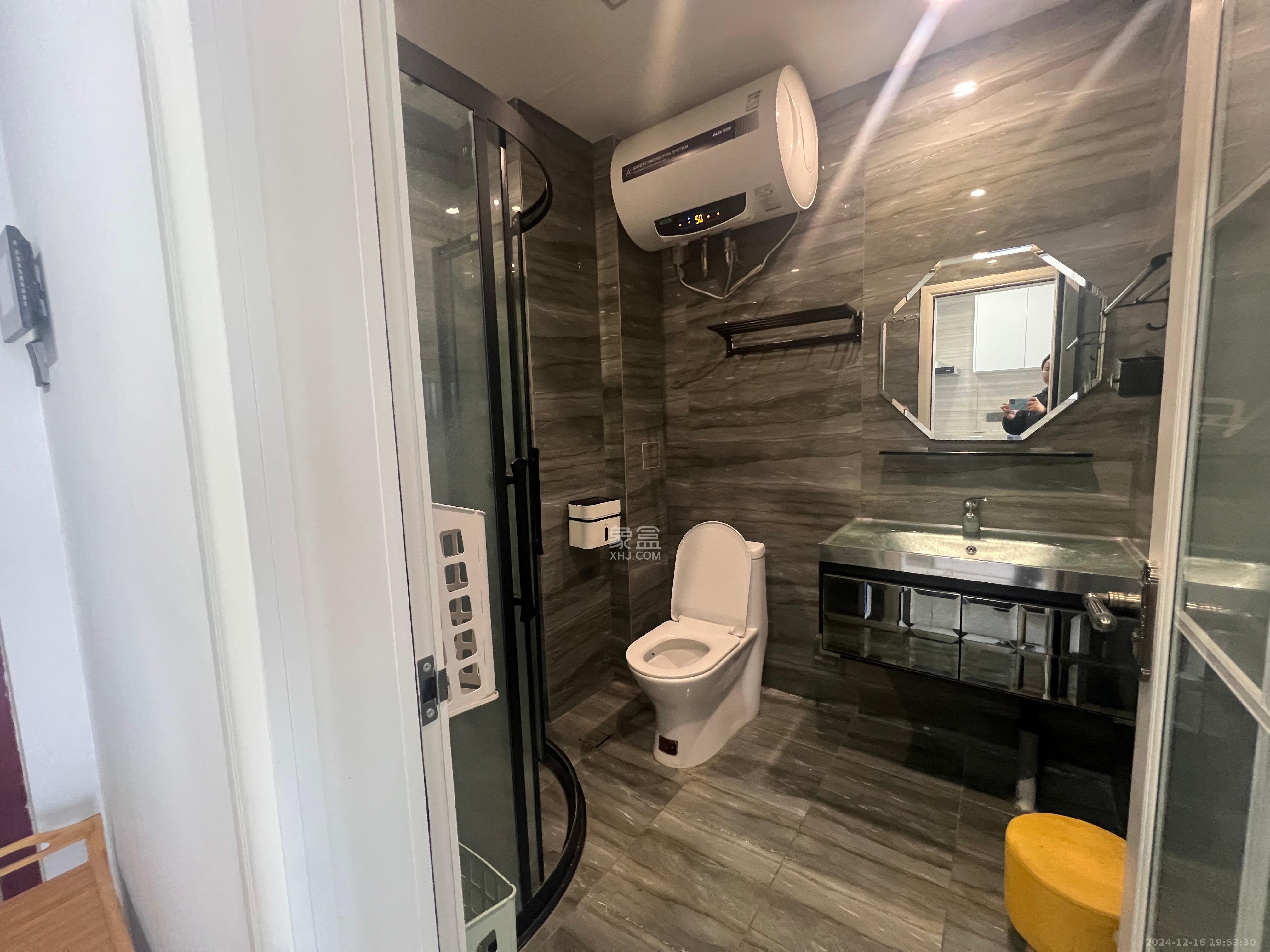 京武浪琴山一、二期 2室2厅2卫 3000.0元/月 京武浪琴山一、二期 2室2厅2卫 3000.0元/月室内图