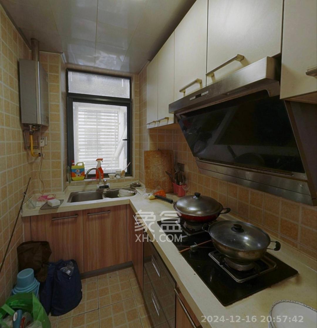 金土地第一湾 1室2厅1卫 2500.0元/月 金土地第一湾 1室2厅1卫 2500.0元/月室内图