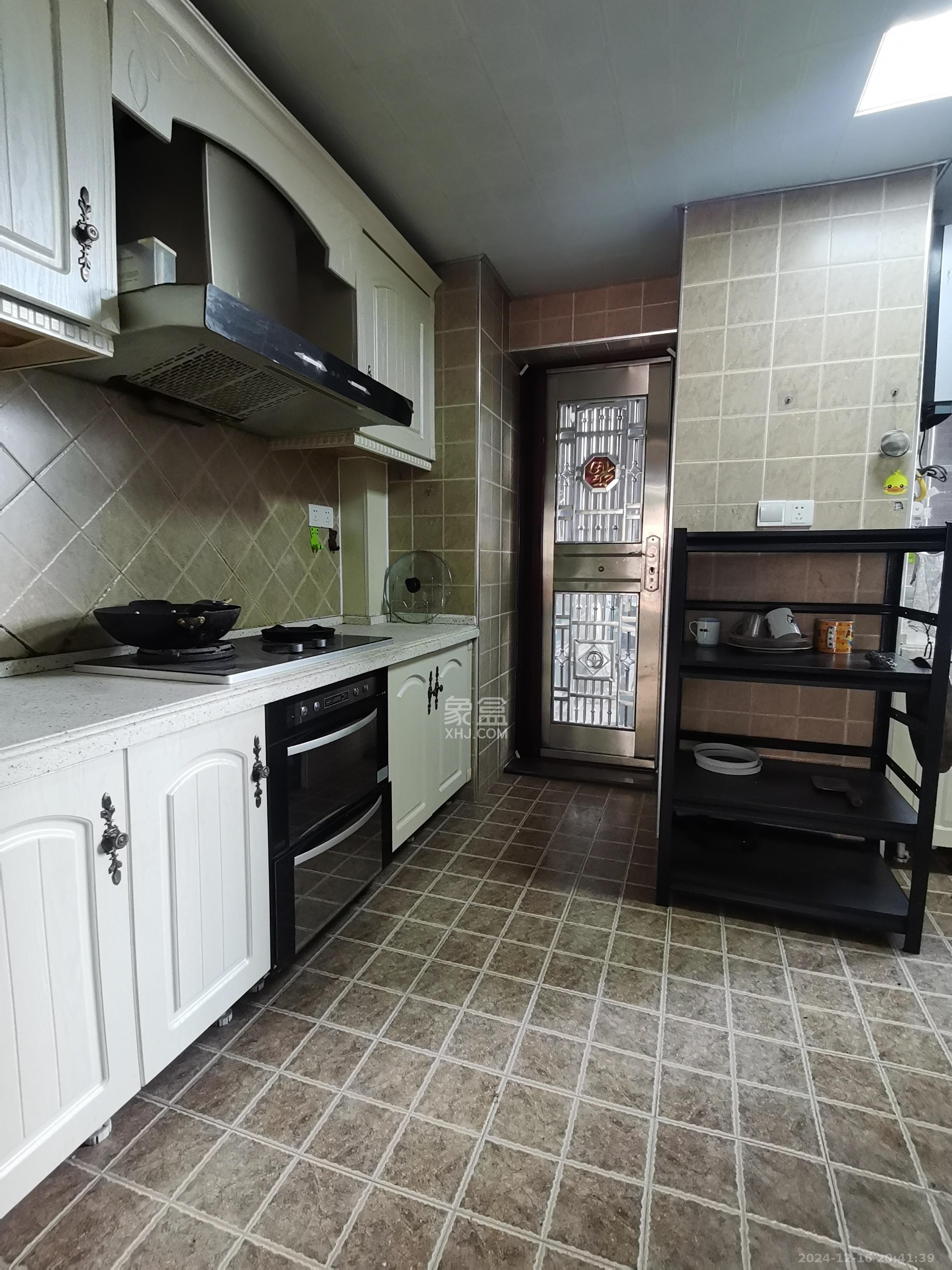 方略潇邦  3室2厅2卫    2000.0元/月 方略潇邦  3室2厅2卫    2000.0元/月室内图