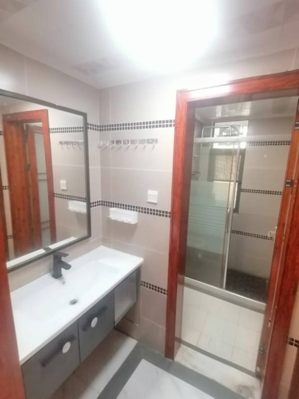 锦地翰城二期  3室1厅1卫    140.0万 锦地翰城二期  3室1厅1卫    140.0万客厅