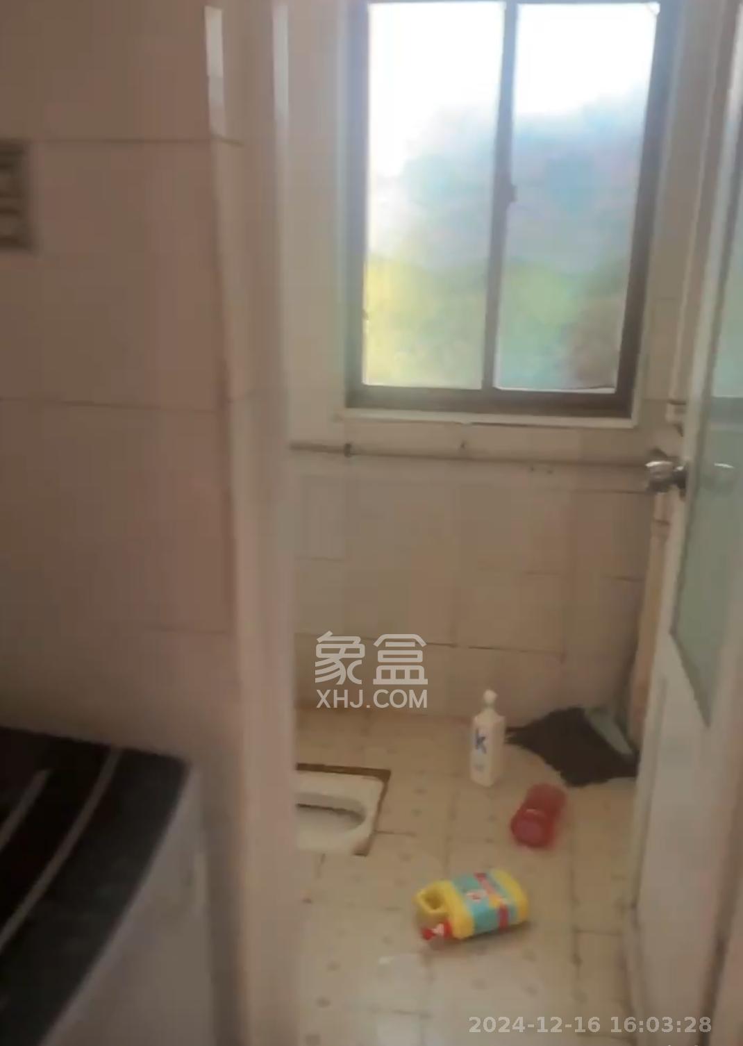 岳鞍阁小区 2室2厅1卫 1700.0元/月 岳鞍阁小区 2室2厅1卫 1700.0元/月室内图