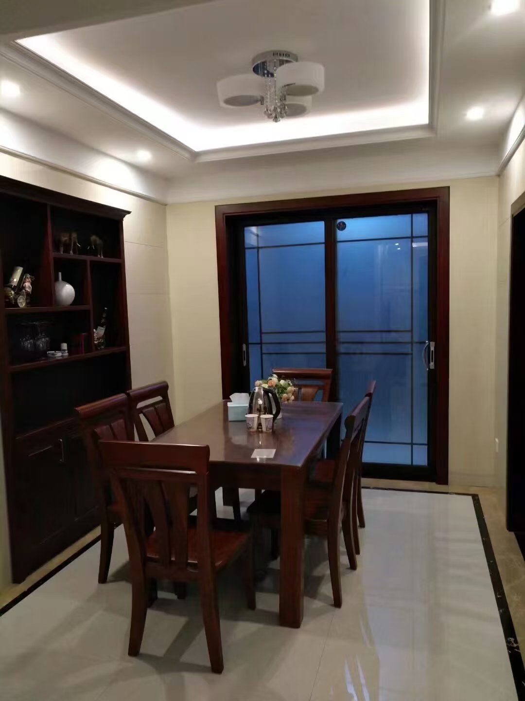 雅香苑 3室2厅2卫 2300.0元/月 雅香苑 3室2厅2卫 2300.0元/月室内图