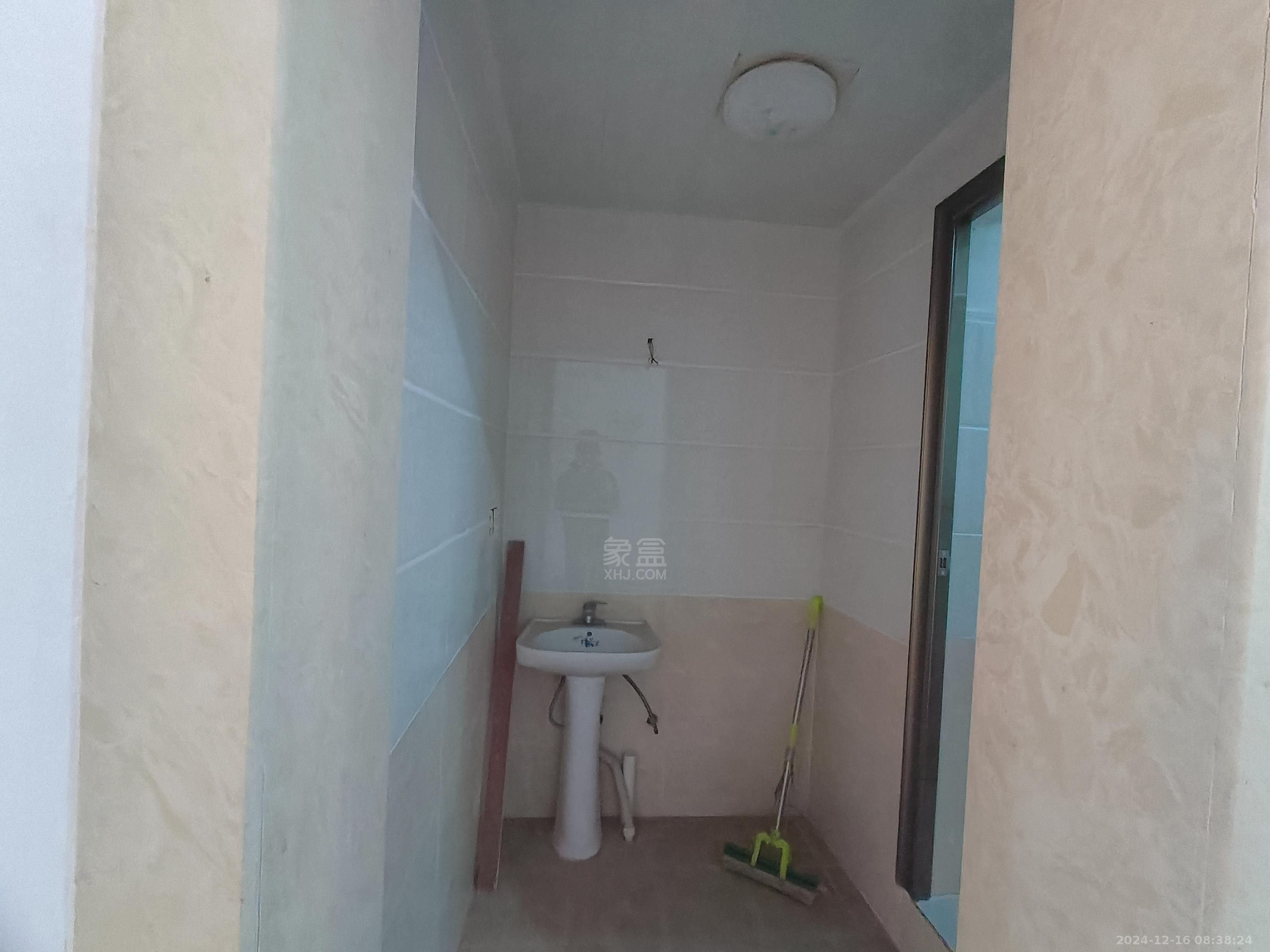 尚格名城东岸花园  3室2厅2卫    1800.0元/月 尚格名城东岸花园  3室2厅2卫    1800.0元/月室内图