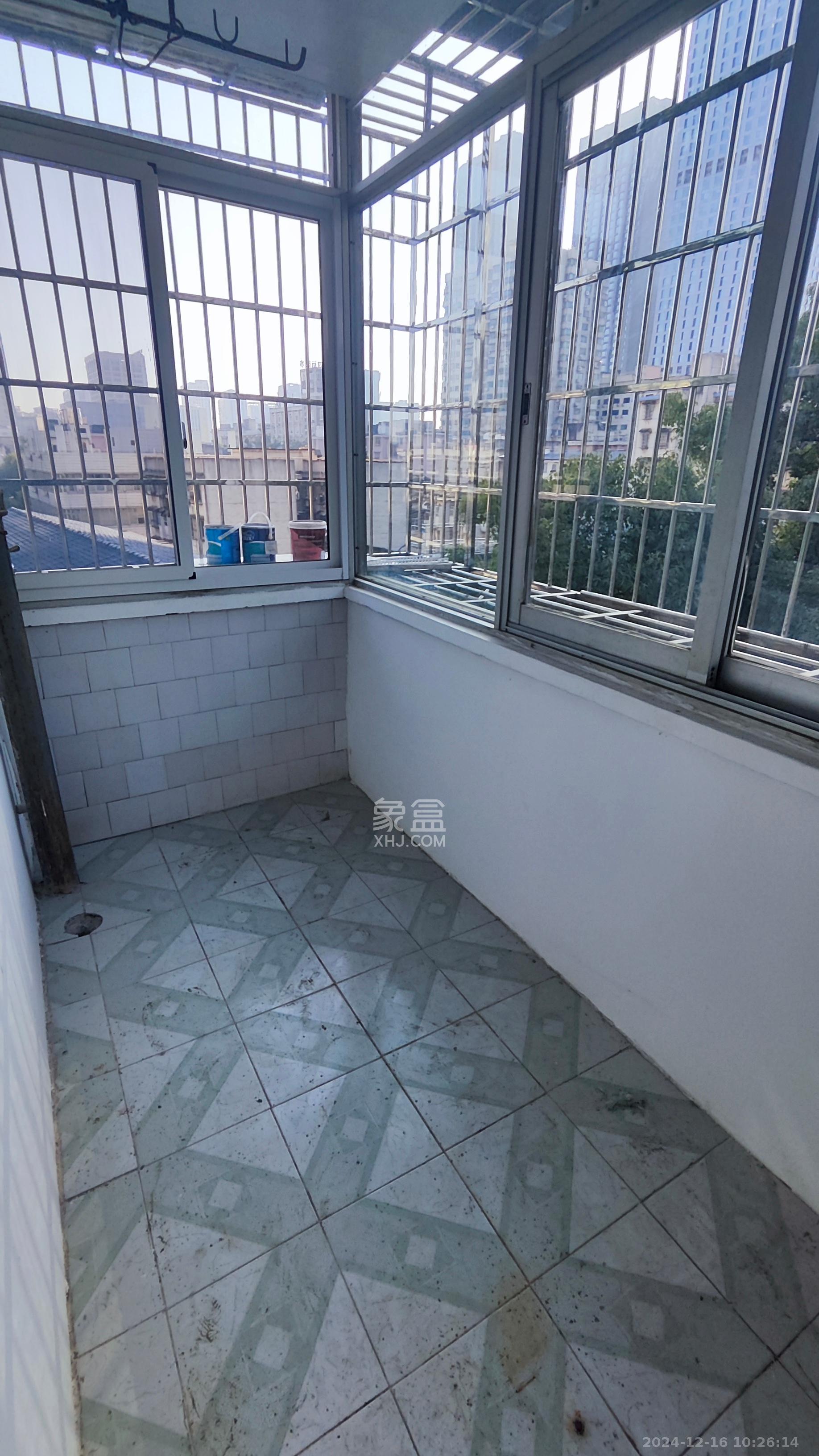 识字里社区  1室1厅1卫    1800.0元/月 识字里社区  1室1厅1卫    1800.0元/月