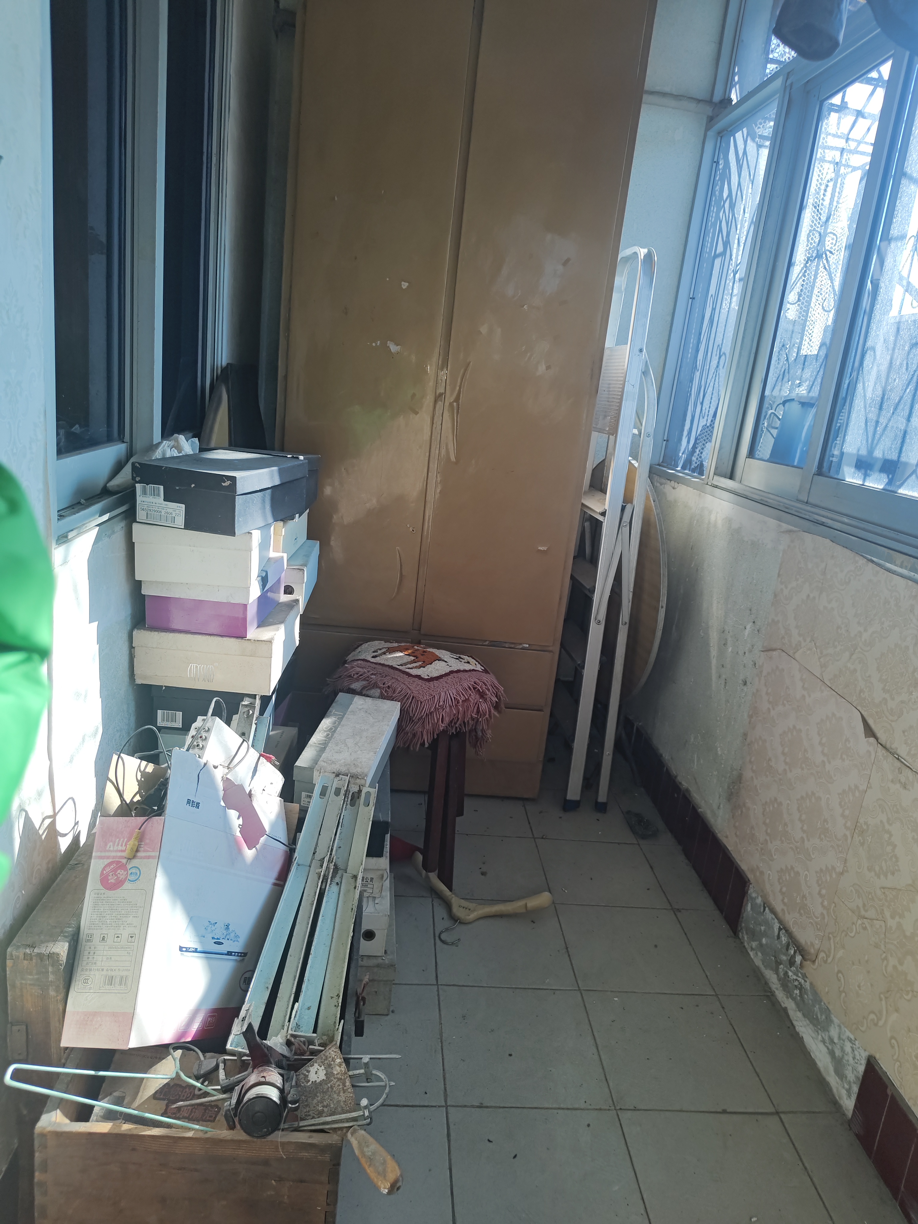 洞新市场 2室1厅1卫 15.0万 洞新市场 2室1厅1卫 15.0万客厅