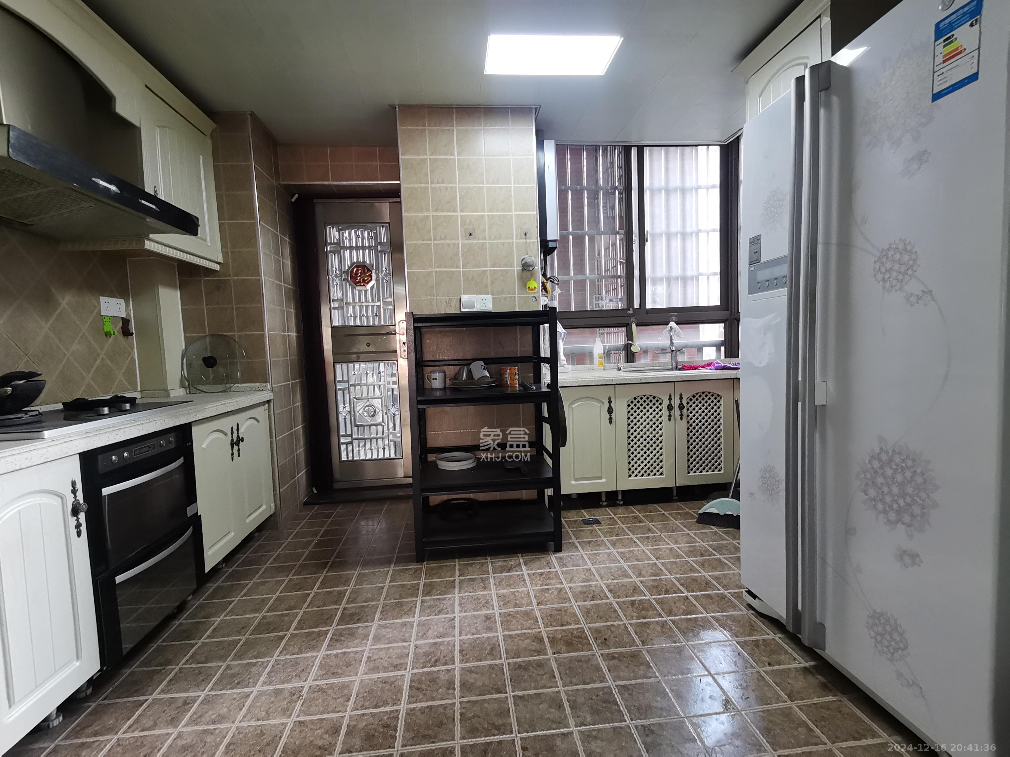 方略潇邦  3室2厅2卫    2000.0元/月 方略潇邦  3室2厅2卫    2000.0元/月室内图