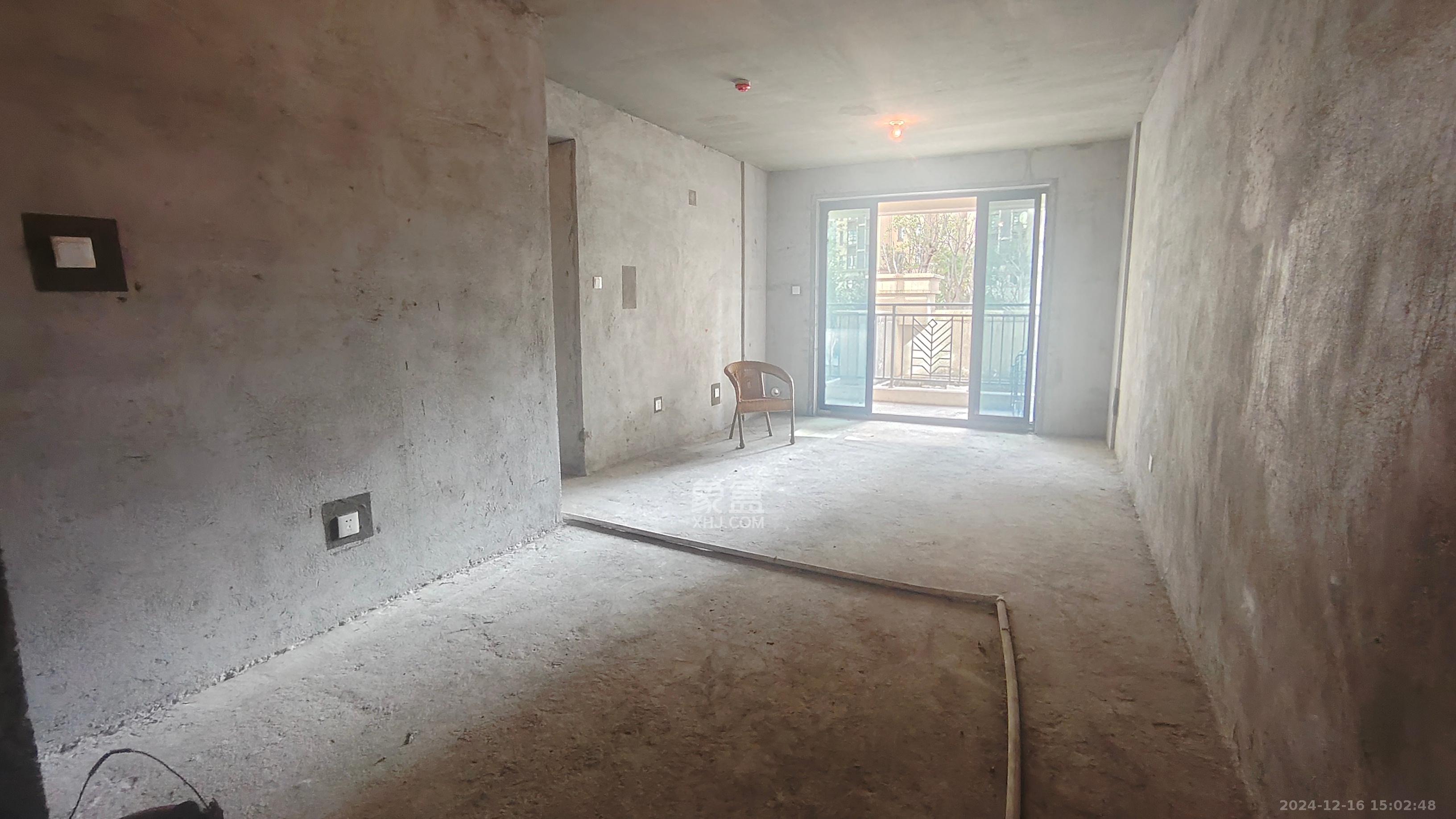 振业城三期  4室2厅2卫    1500.0元/月室内图