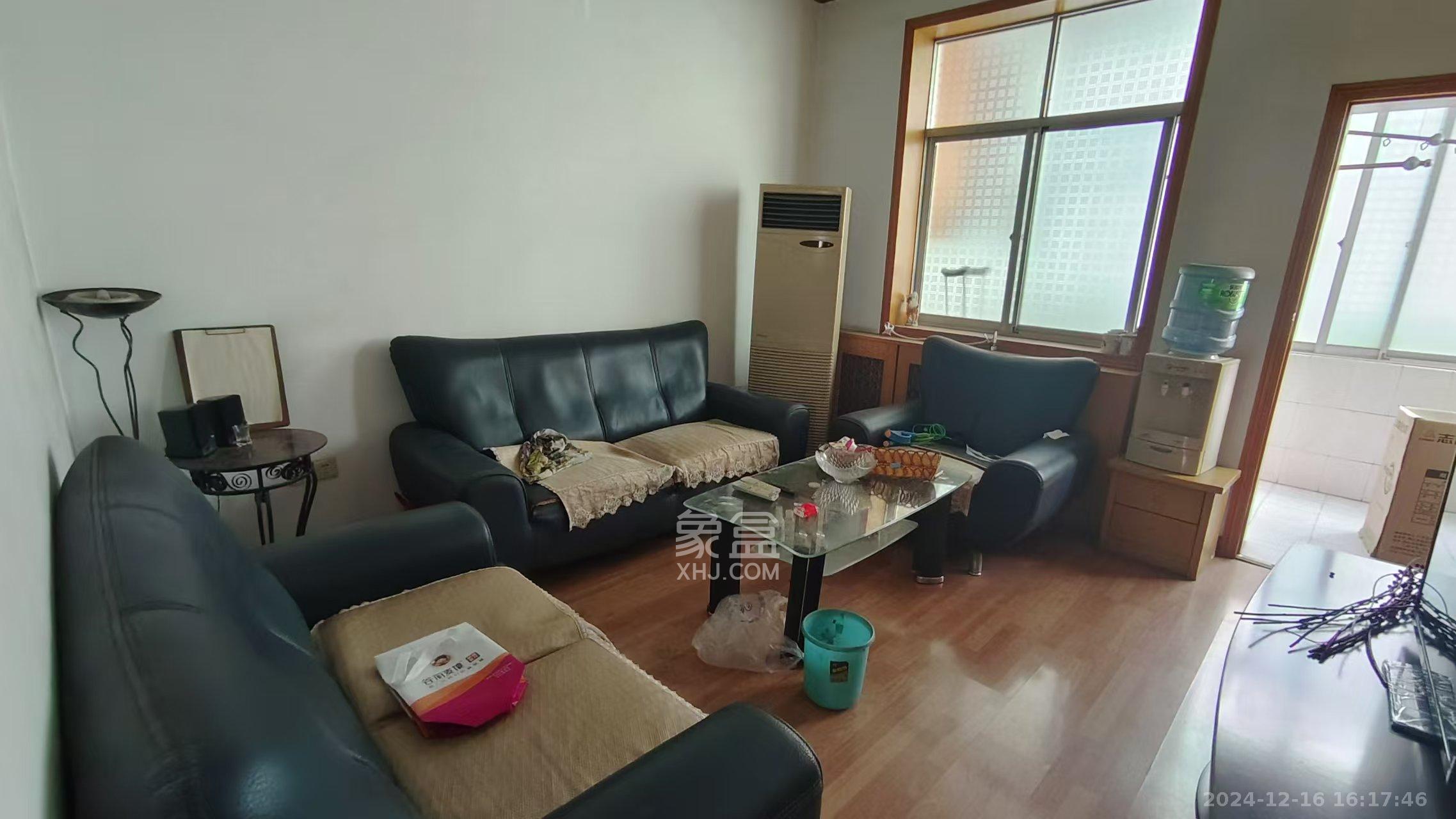 广电南院宿舍 3室2厅1卫 1800.0元/月 广电南院宿舍 3室2厅1卫 1800.0元/月室内图