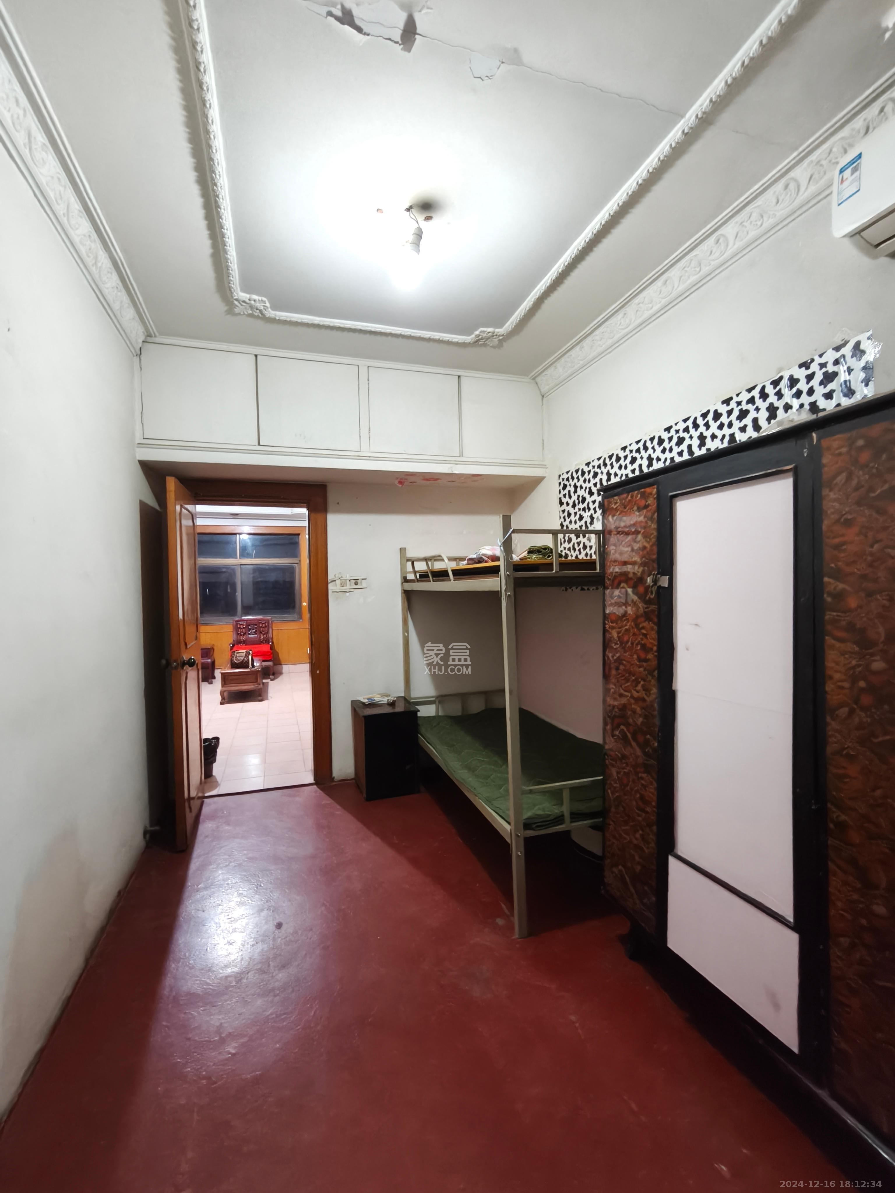 东风路汽车城宿舍  3室2厅1卫    1600.0元/月 东风路汽车城宿舍  3室2厅1卫    1600.0元/月室内图