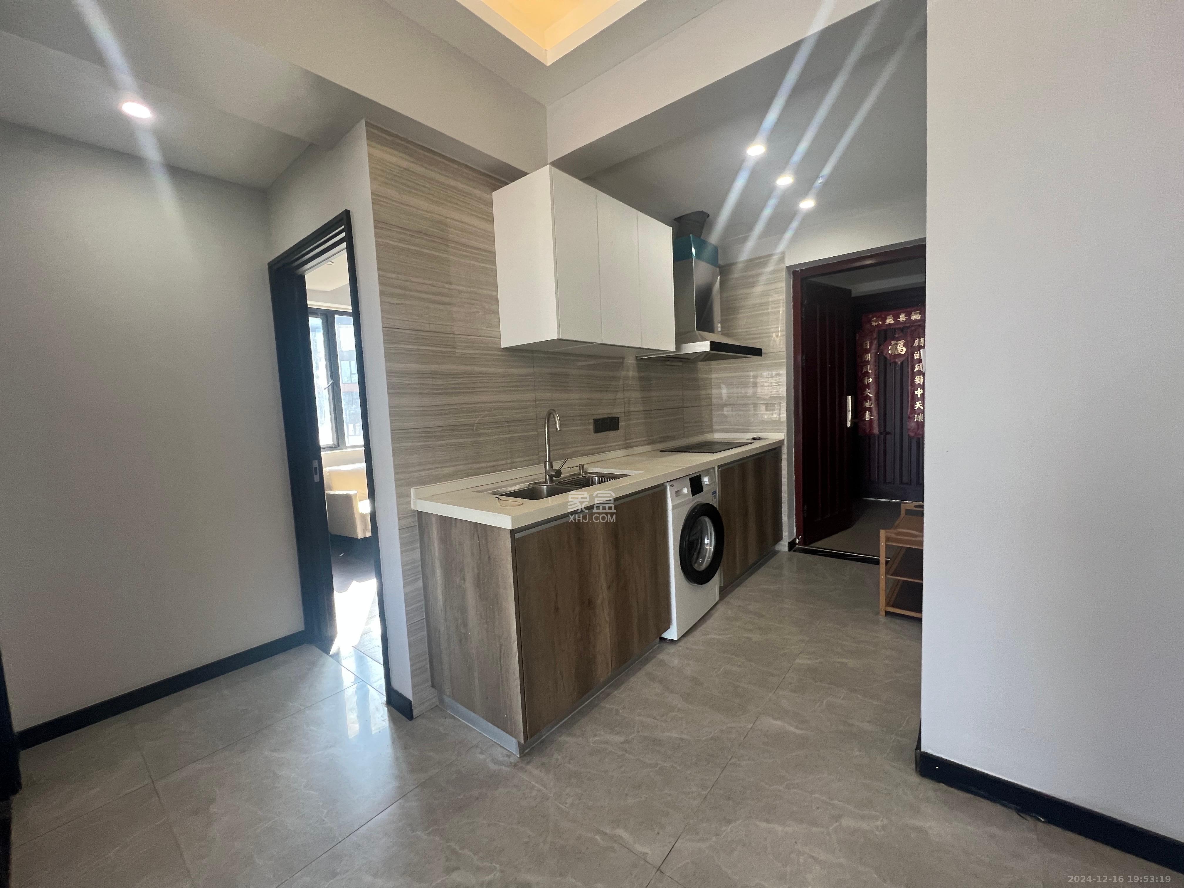 京武浪琴山一、二期 2室2厅2卫 3000.0元/月 京武浪琴山一、二期 2室2厅2卫 3000.0元/月室内图