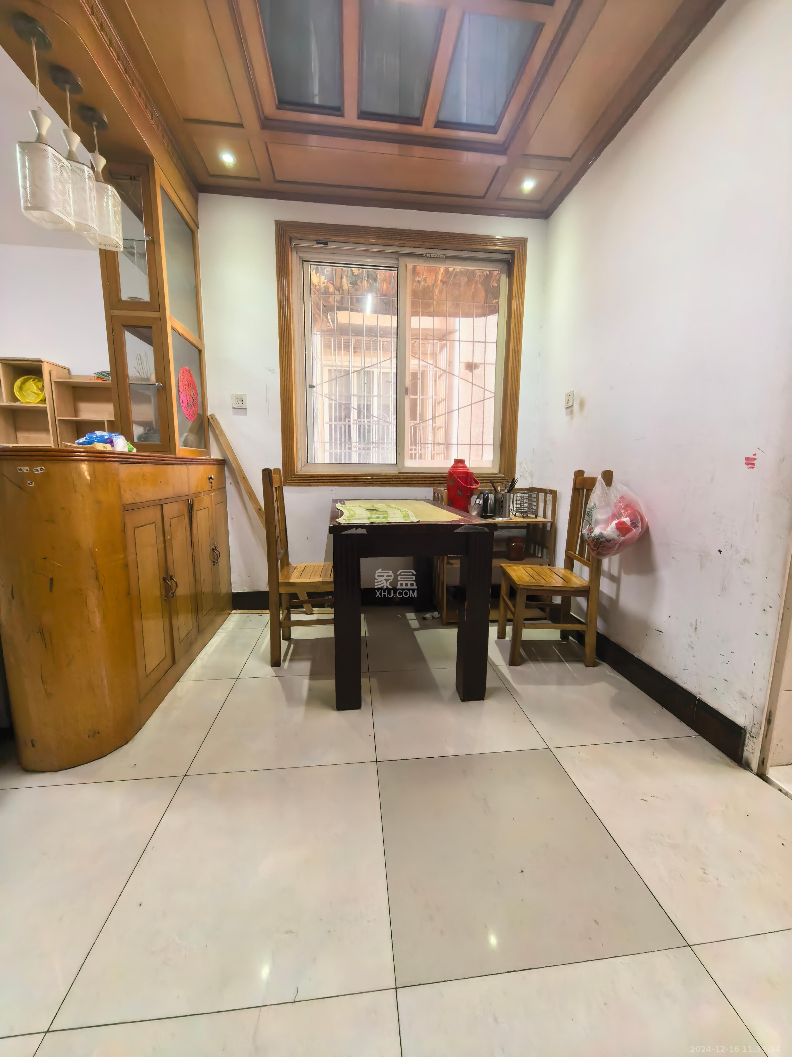 省水院宿舍 2室2厅1卫 2200.0元/月 省水院宿舍 2室2厅1卫 2200.0元/月室内图