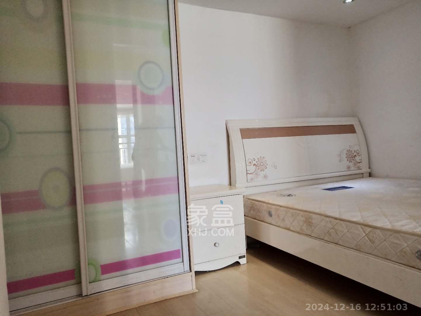 金色loft（鑫秋大厦）  2室1厅1卫   1850.00元/月室内图