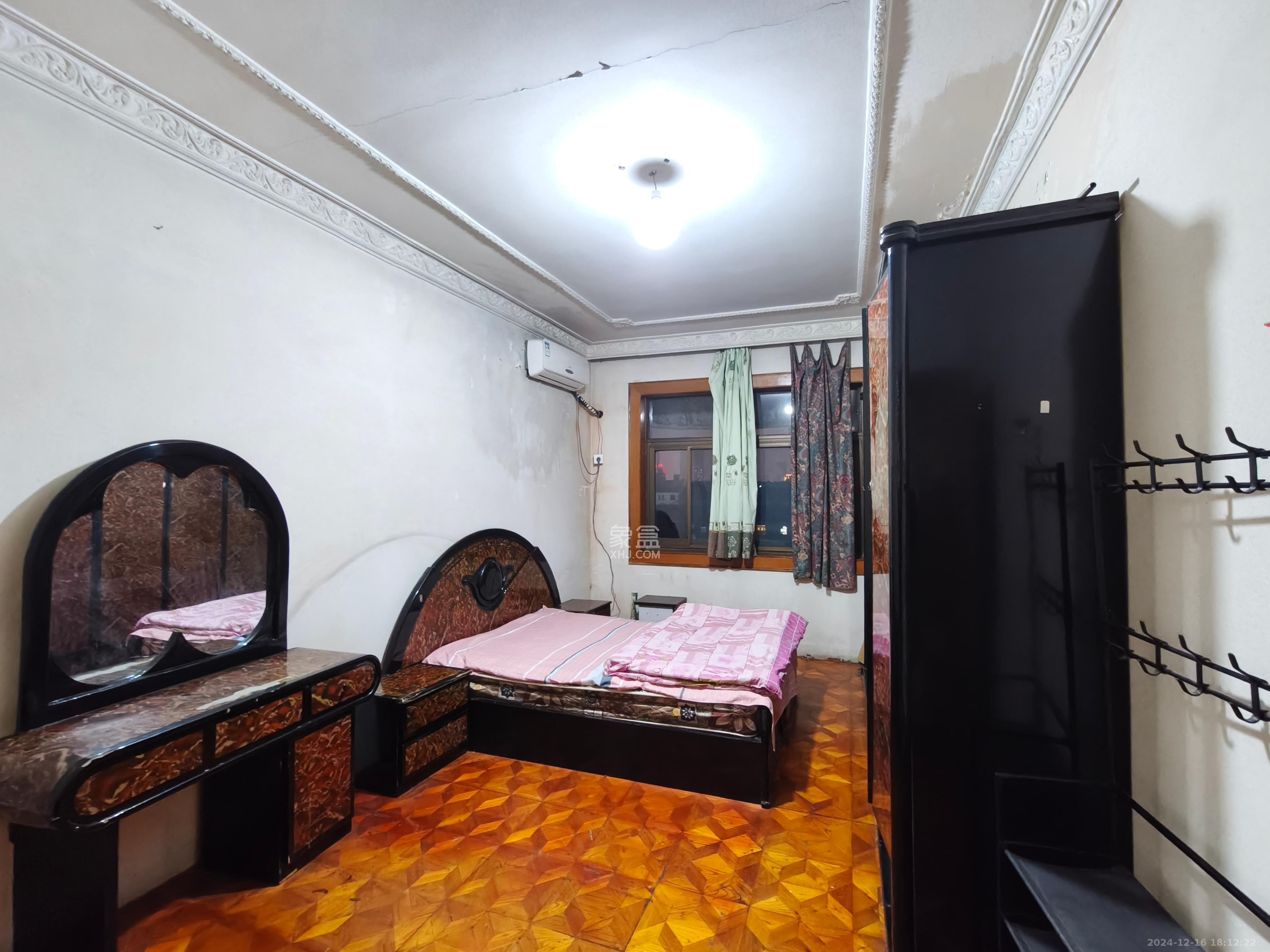 东风路汽车城宿舍  3室2厅1卫    1600.0元/月 东风路汽车城宿舍  3室2厅1卫    1600.0元/月室内图