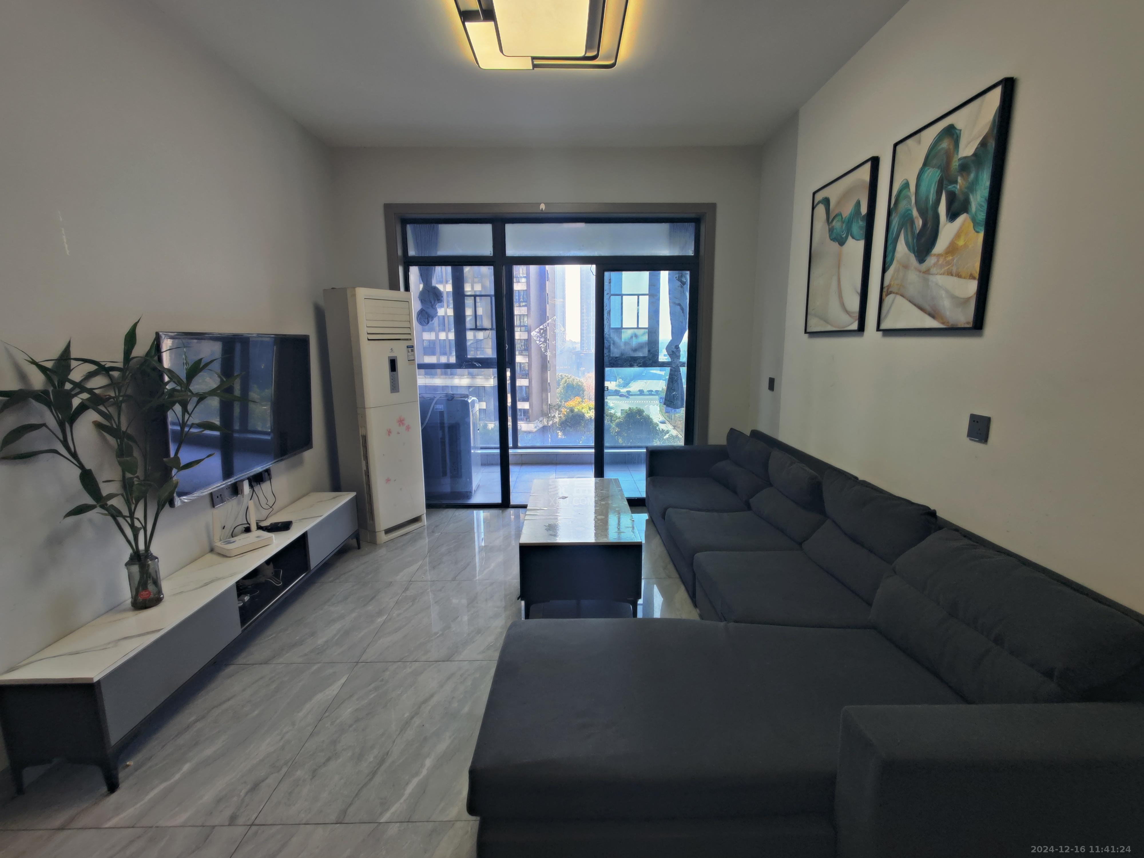 春藤小镇 3室2厅1卫 1800.0元/月 春藤小镇 3室2厅1卫 1800.0元/月室内图