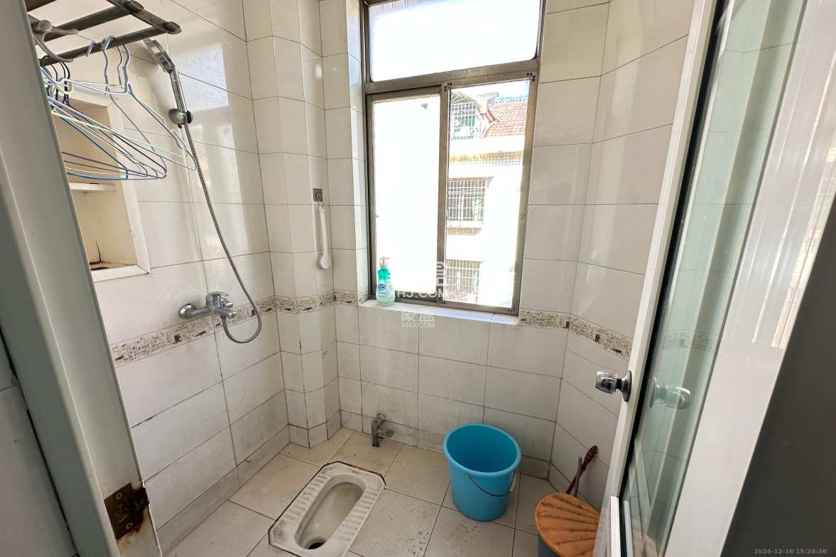 火炬村 2室1厅1卫 1600.0元/月 火炬村 2室1厅1卫 1600.0元/月室内图