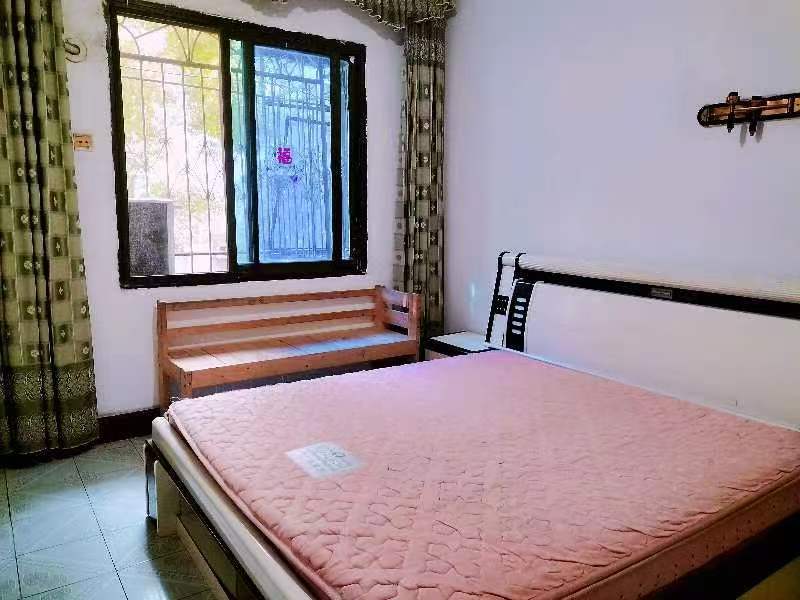 电力局家属楼 1室0厅0卫 40.8万 电力局家属楼 1室0厅0卫 40.8万客厅